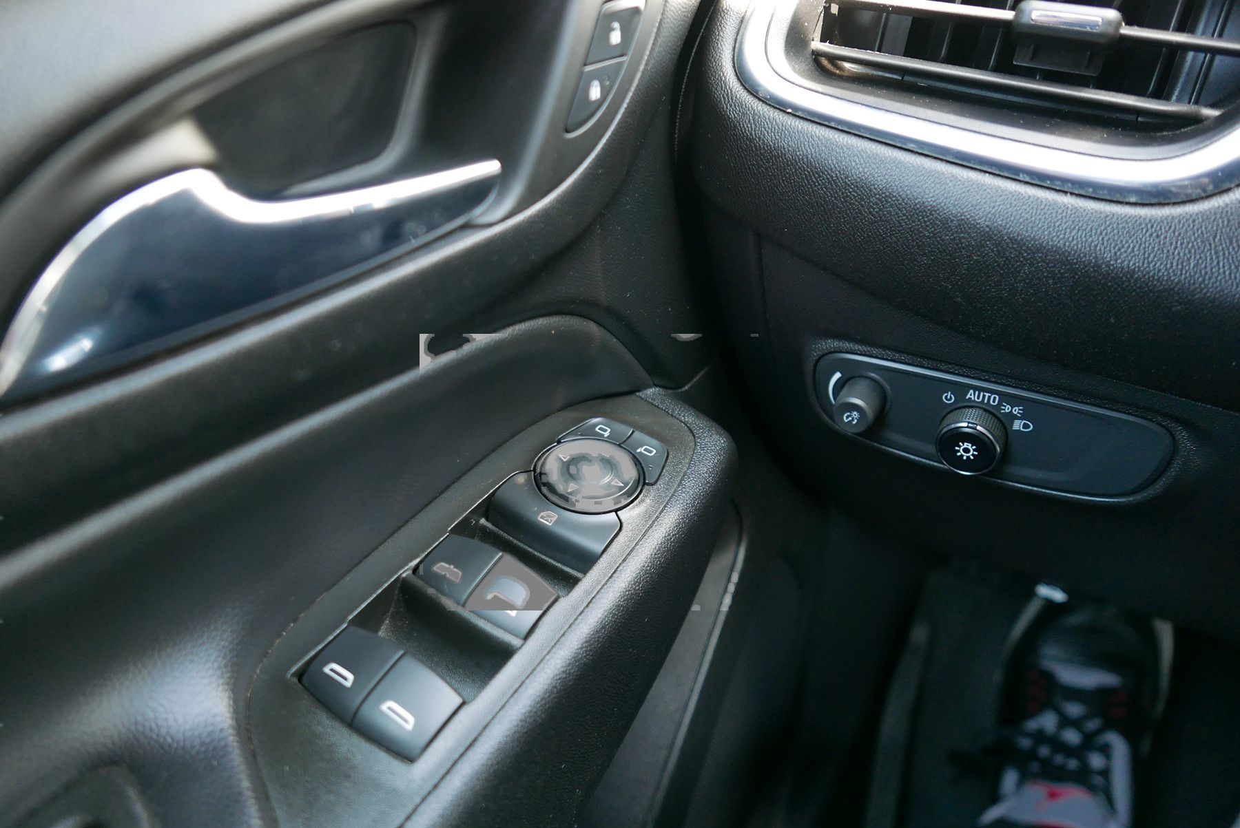 2023 Chevrolet Equinox LT photo 15