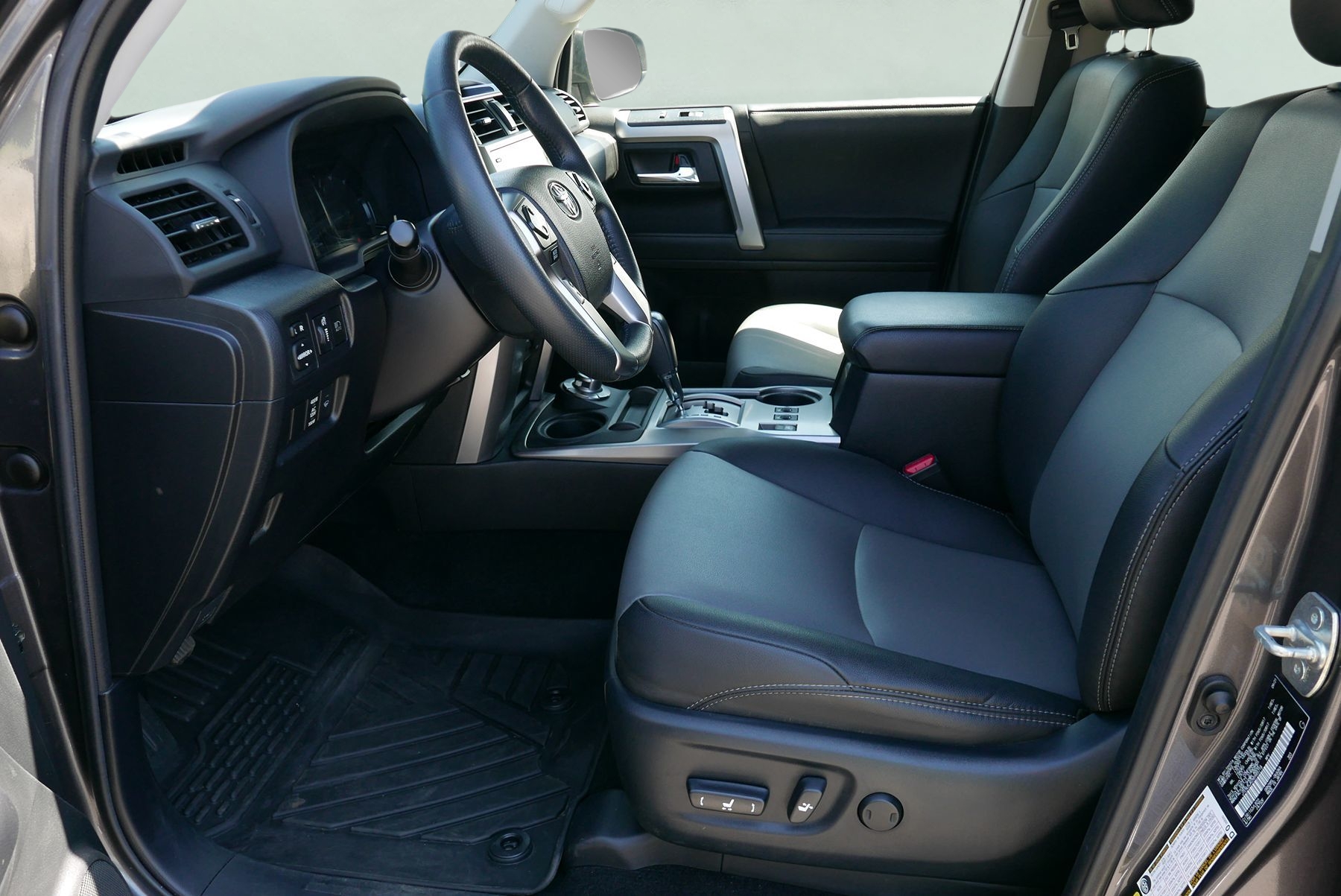 2022 Toyota 4Runner SR5 Premium photo 9