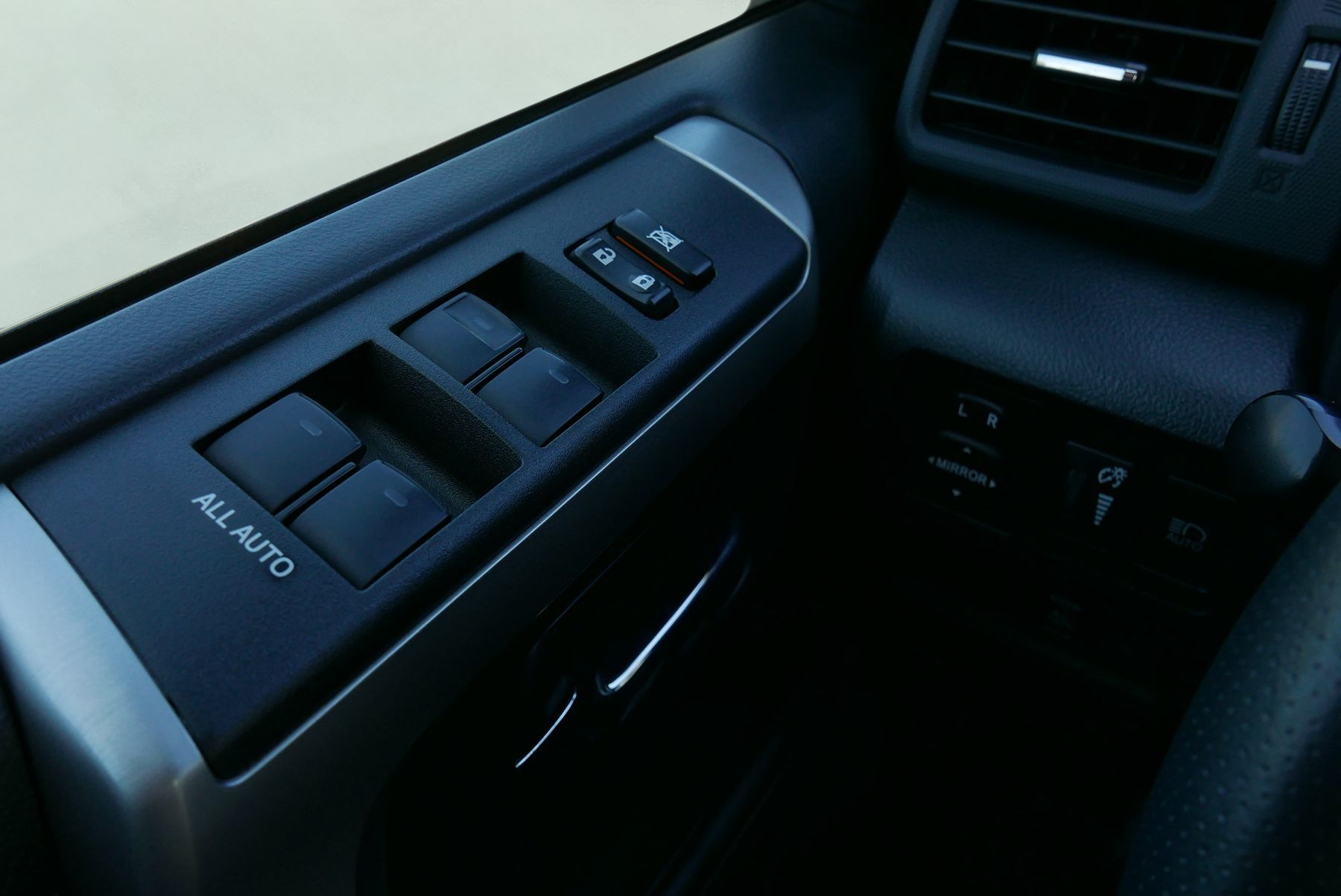 2022 Toyota 4Runner SR5 Premium photo 14