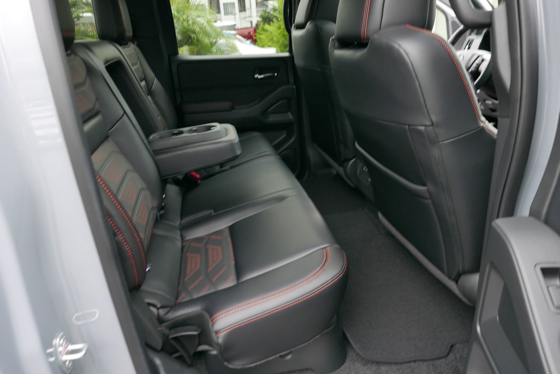 2025 Nissan Frontier PRO-X photo 7