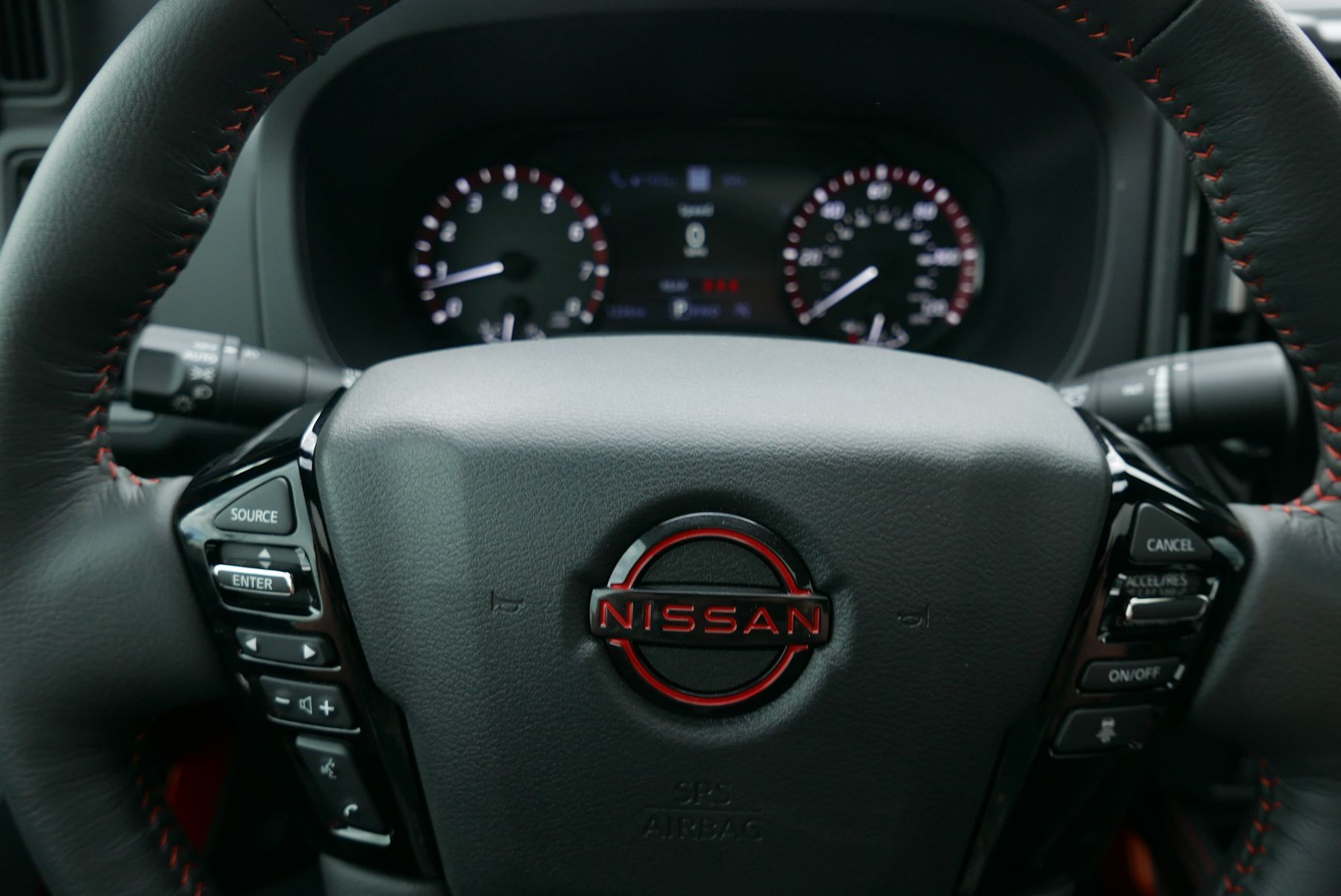 2025 Nissan Frontier PRO-X photo 10