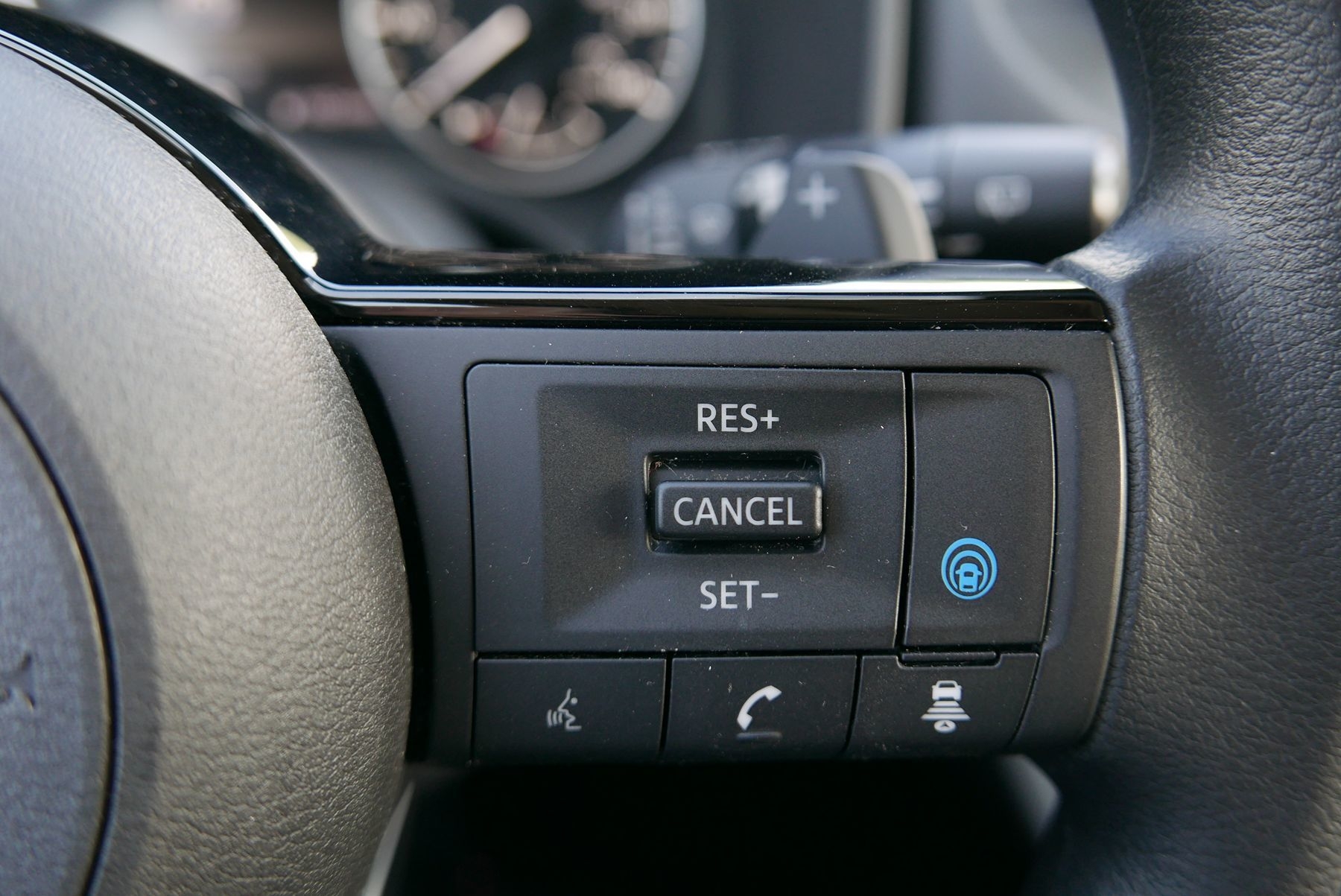 2022 Nissan Rogue SV photo 16