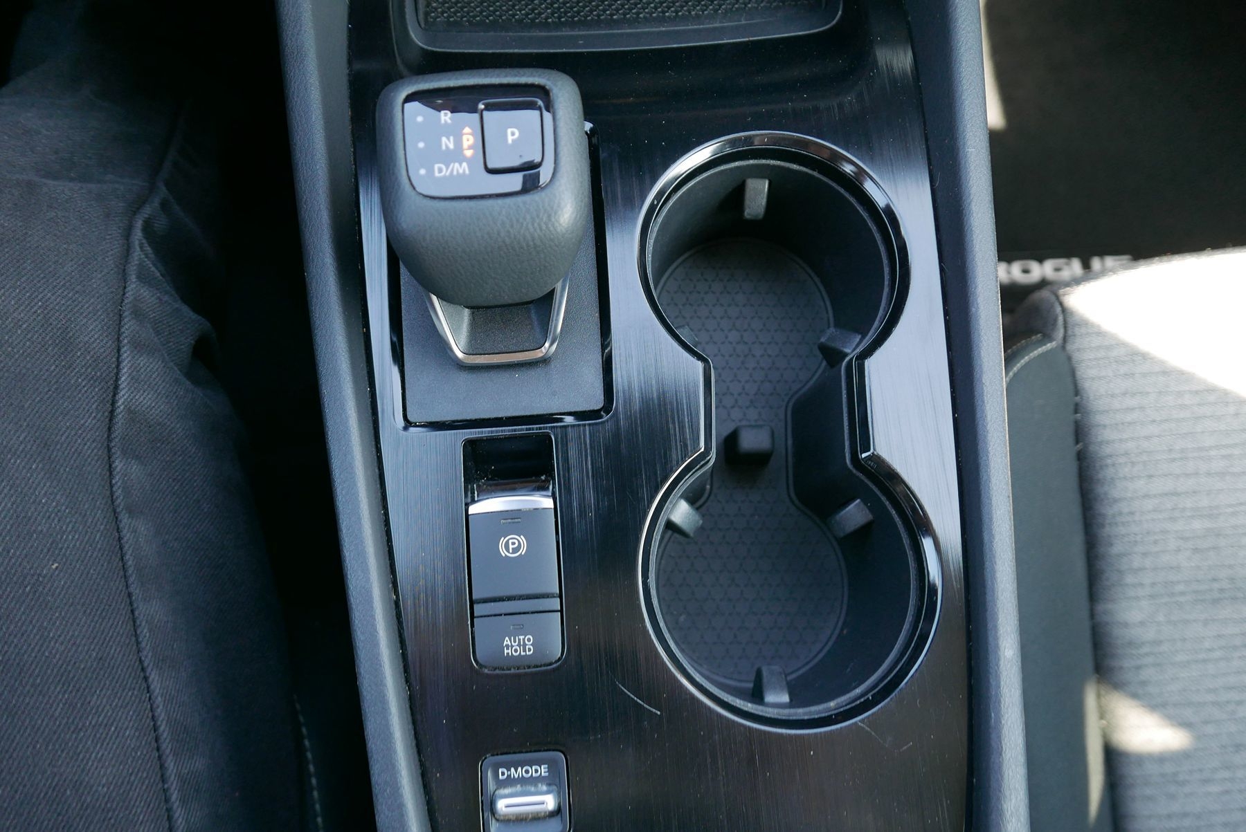 2022 Nissan Rogue SV photo 20
