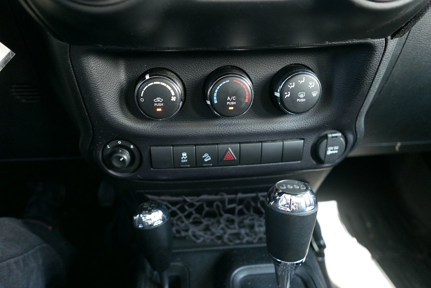 2016 Jeep Wrangler Unlimited Sport photo 17