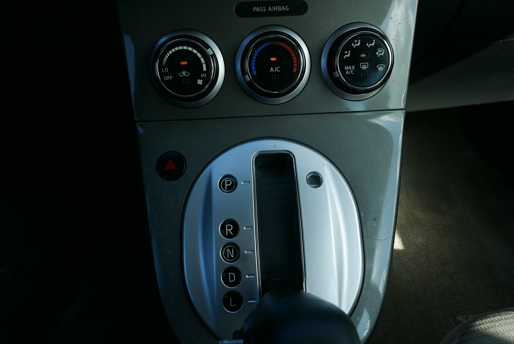 2012 Nissan Sentra 2.0 SR photo 21
