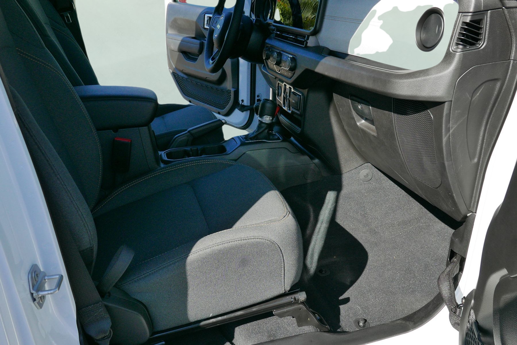 2025 Jeep Wrangler 4xe Sport S photo 11