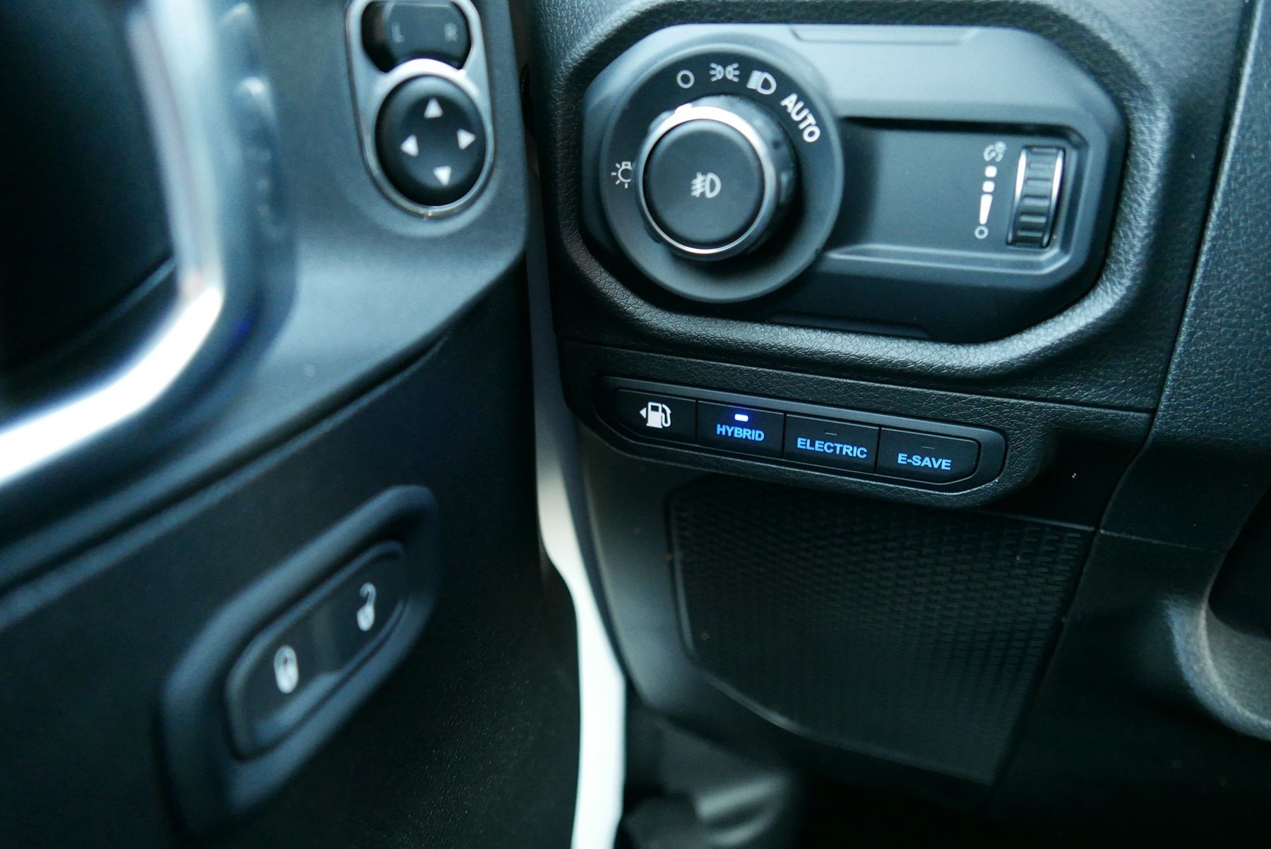 2025 Jeep Wrangler 4xe Sport S photo 14
