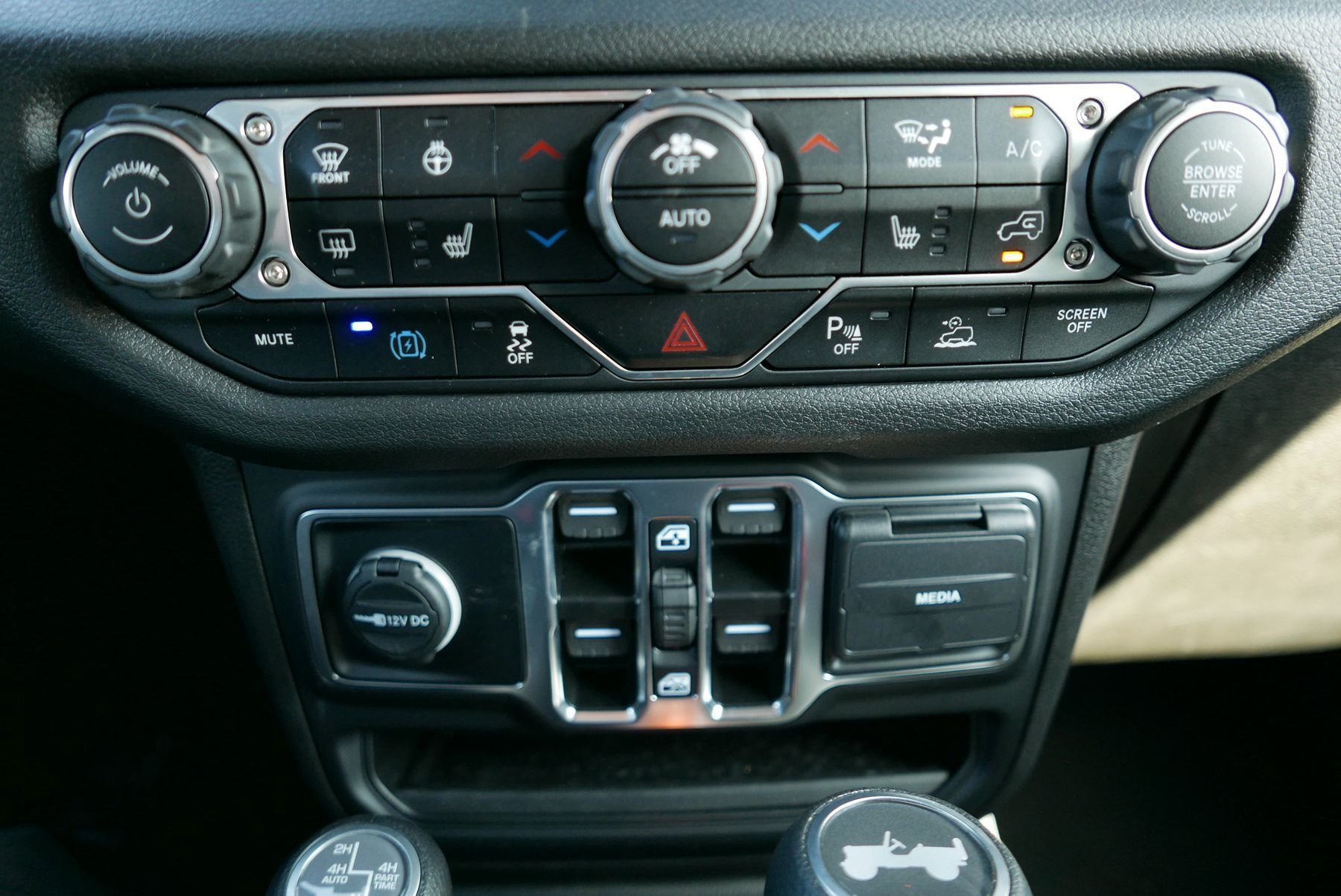 2025 Jeep Wrangler 4xe Sport S photo 20