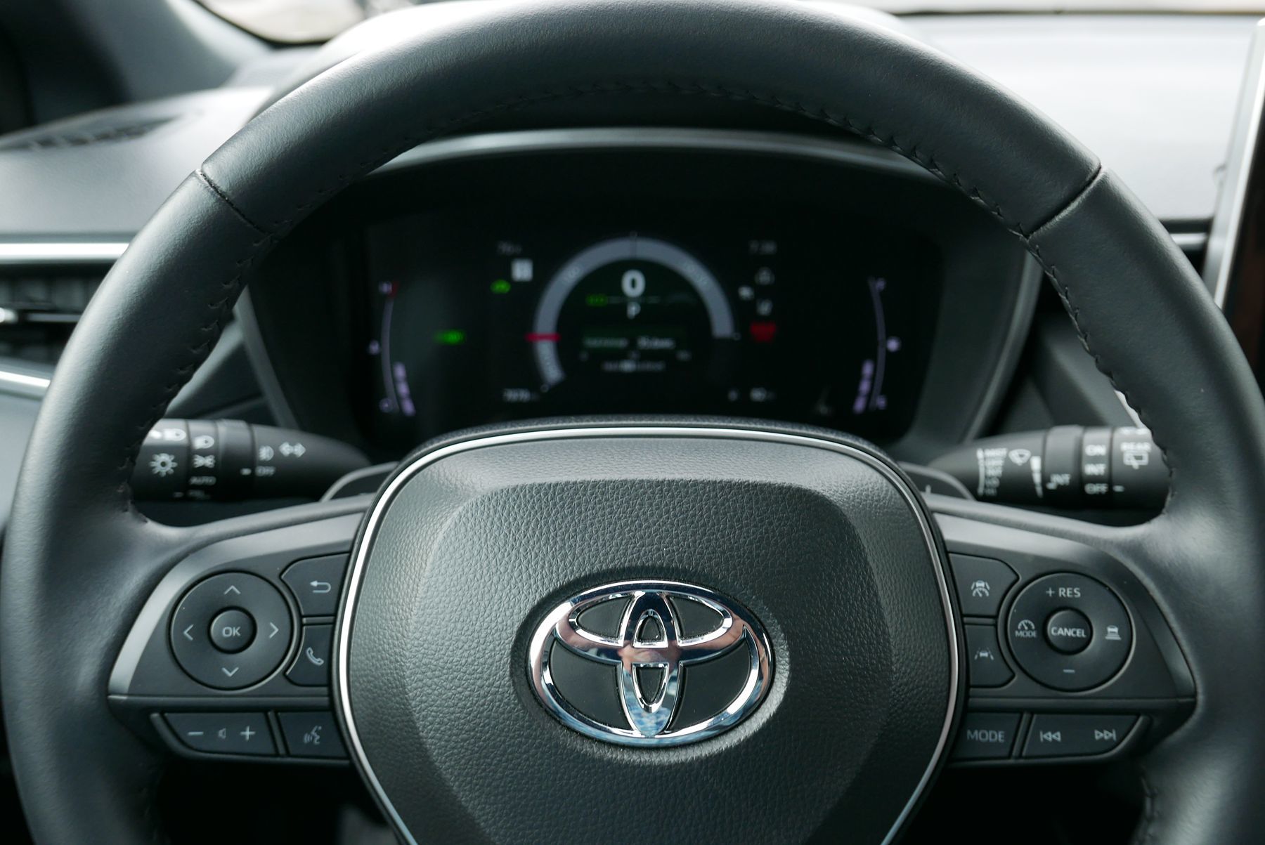 2024 Toyota Corolla Cross Hybrid XSE photo 15