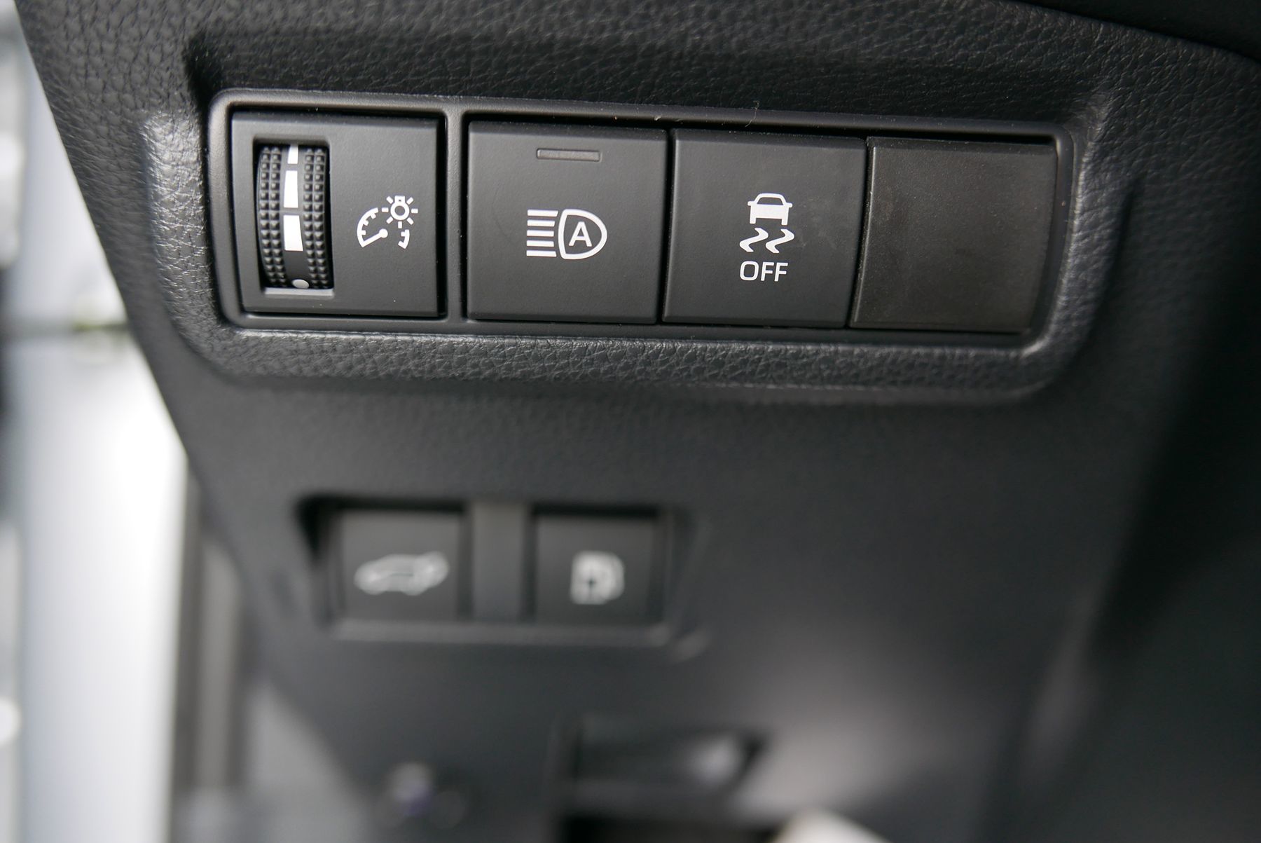 2024 Toyota Corolla Cross Hybrid XSE photo 17