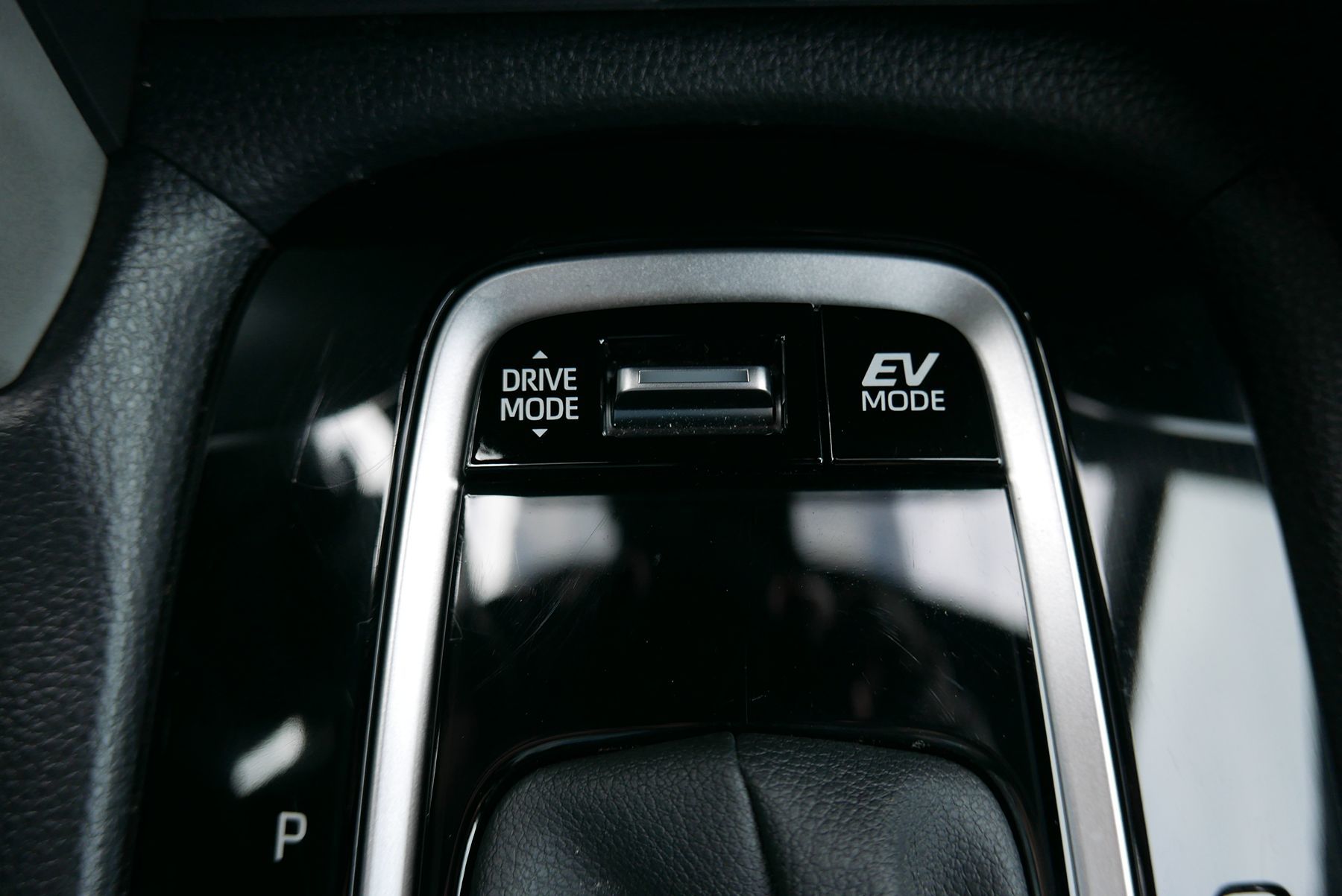 2024 Toyota Corolla Cross Hybrid XSE photo 22