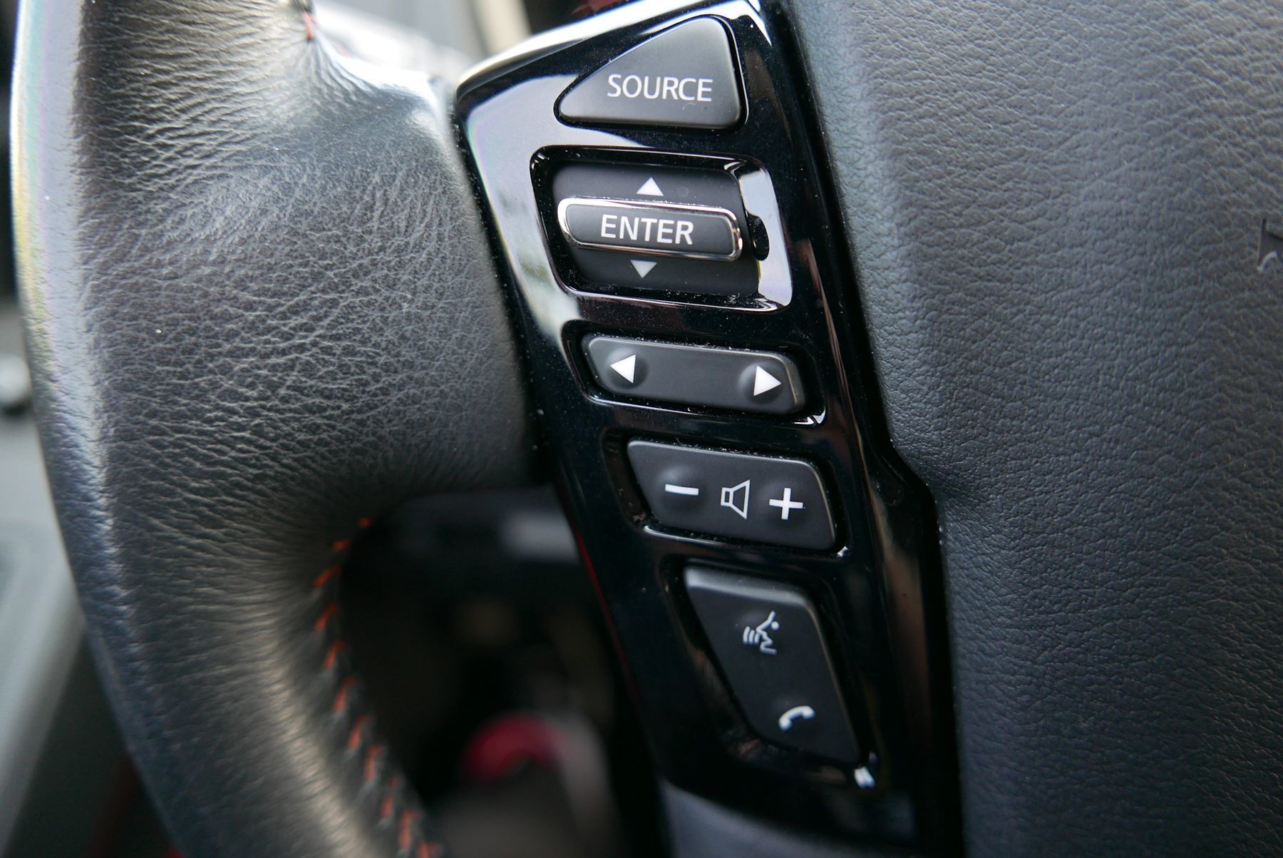 2022 Nissan Frontier PRO-X photo 17