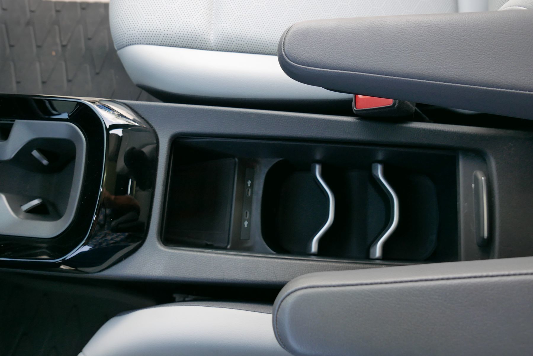 2022 Volkswagen ID.4 Pro S photo 22