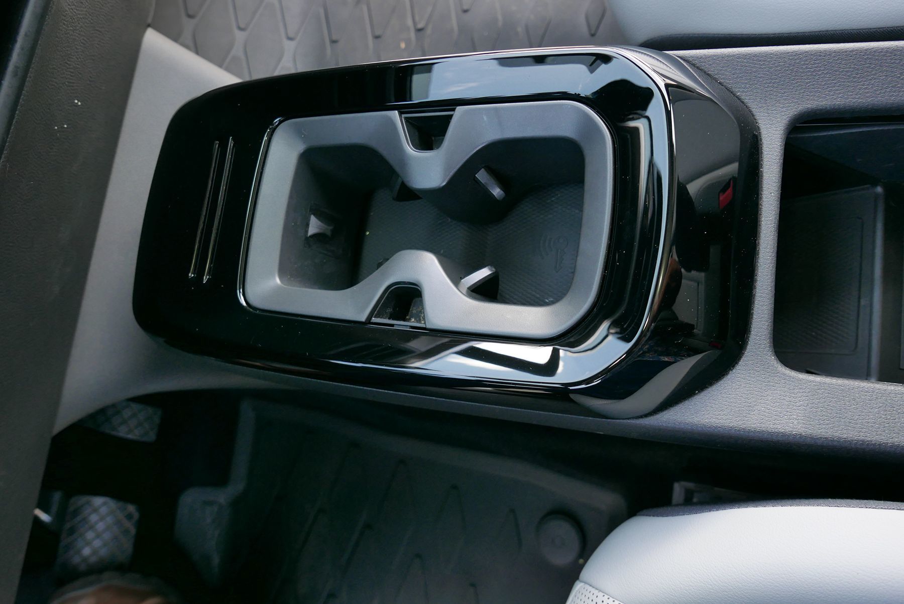 2022 Volkswagen ID.4 Pro S photo 23