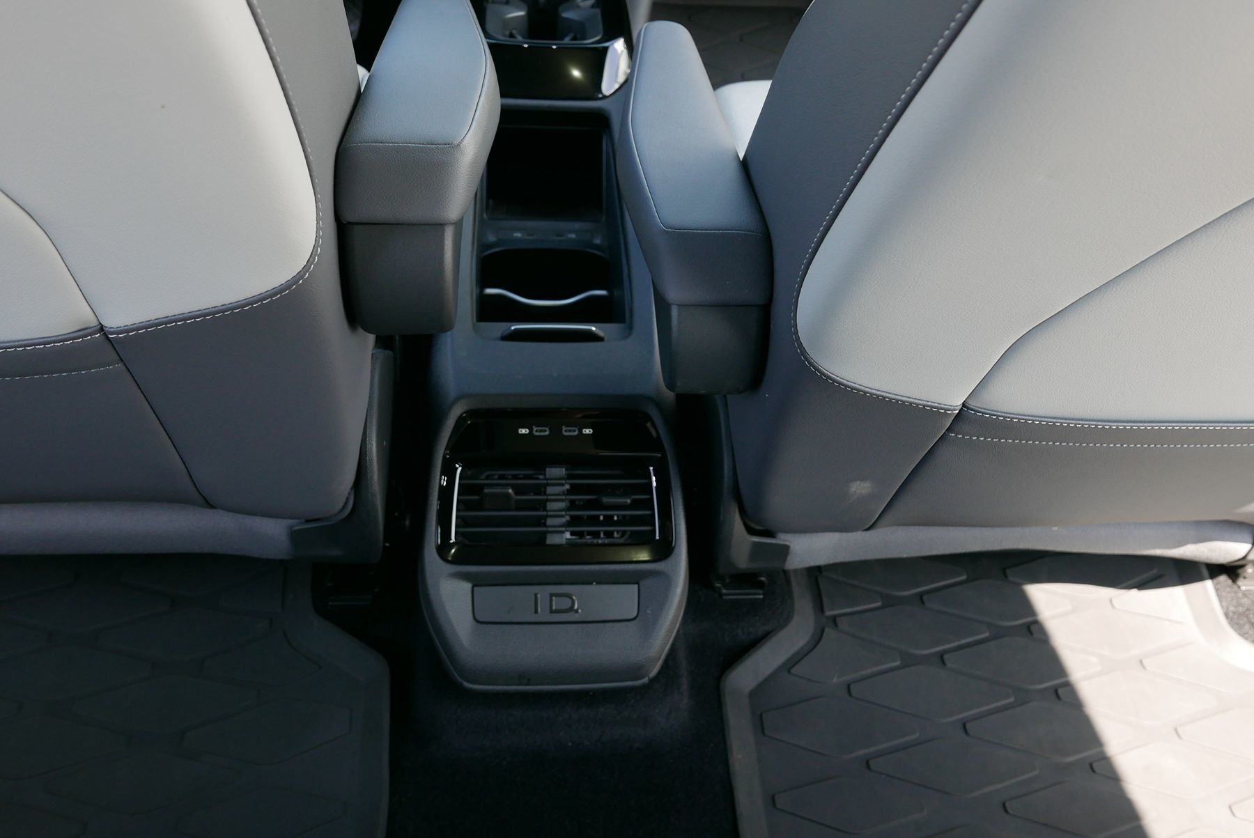 2022 Volkswagen ID.4 Pro S photo 24