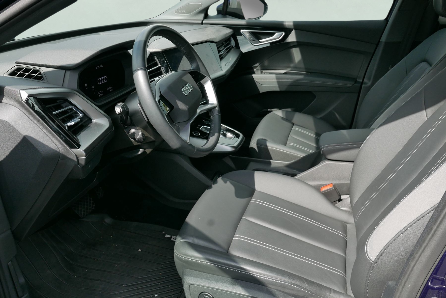 2023 Audi Q4 50 E-tron Premium Plus photo 9