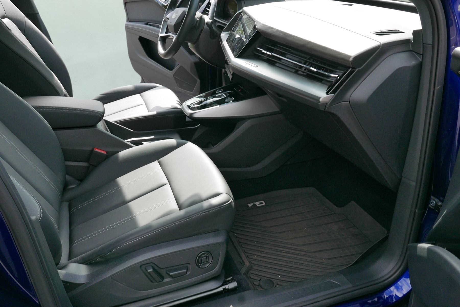 2023 Audi Q4 50 E-tron Premium Plus photo 11