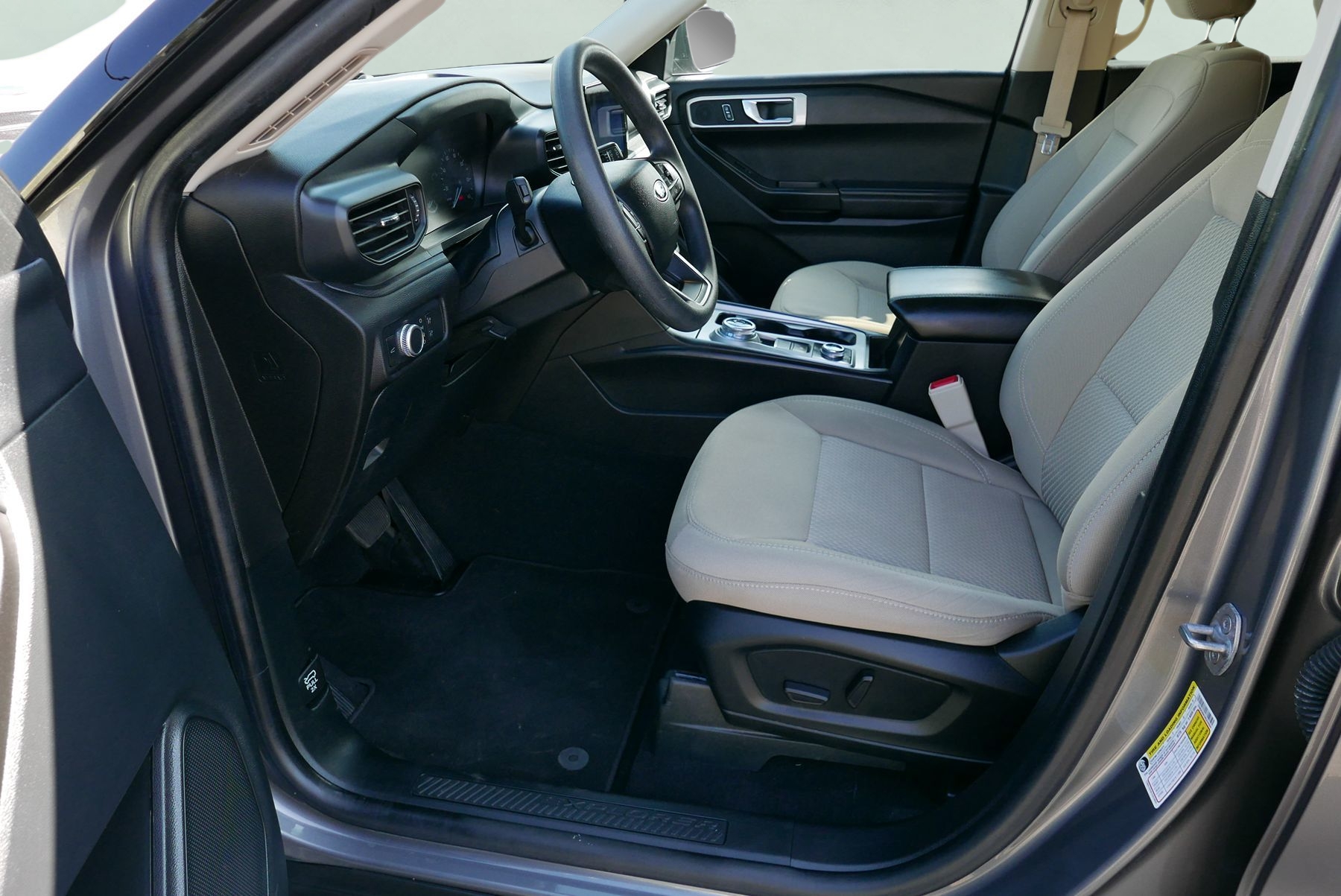 2022 Ford Explorer Base photo 9