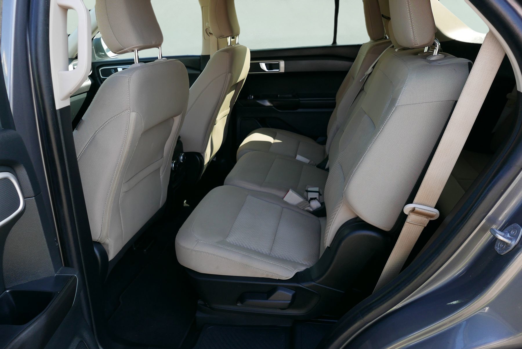 2022 Ford Explorer Base photo 10