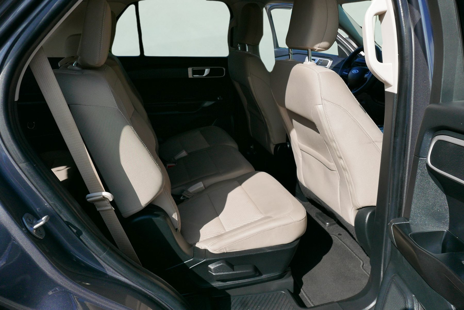 2022 Ford Explorer Base photo 11