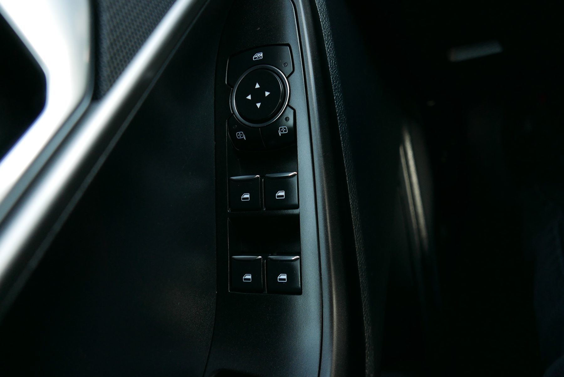 2022 Ford Explorer Base photo 15