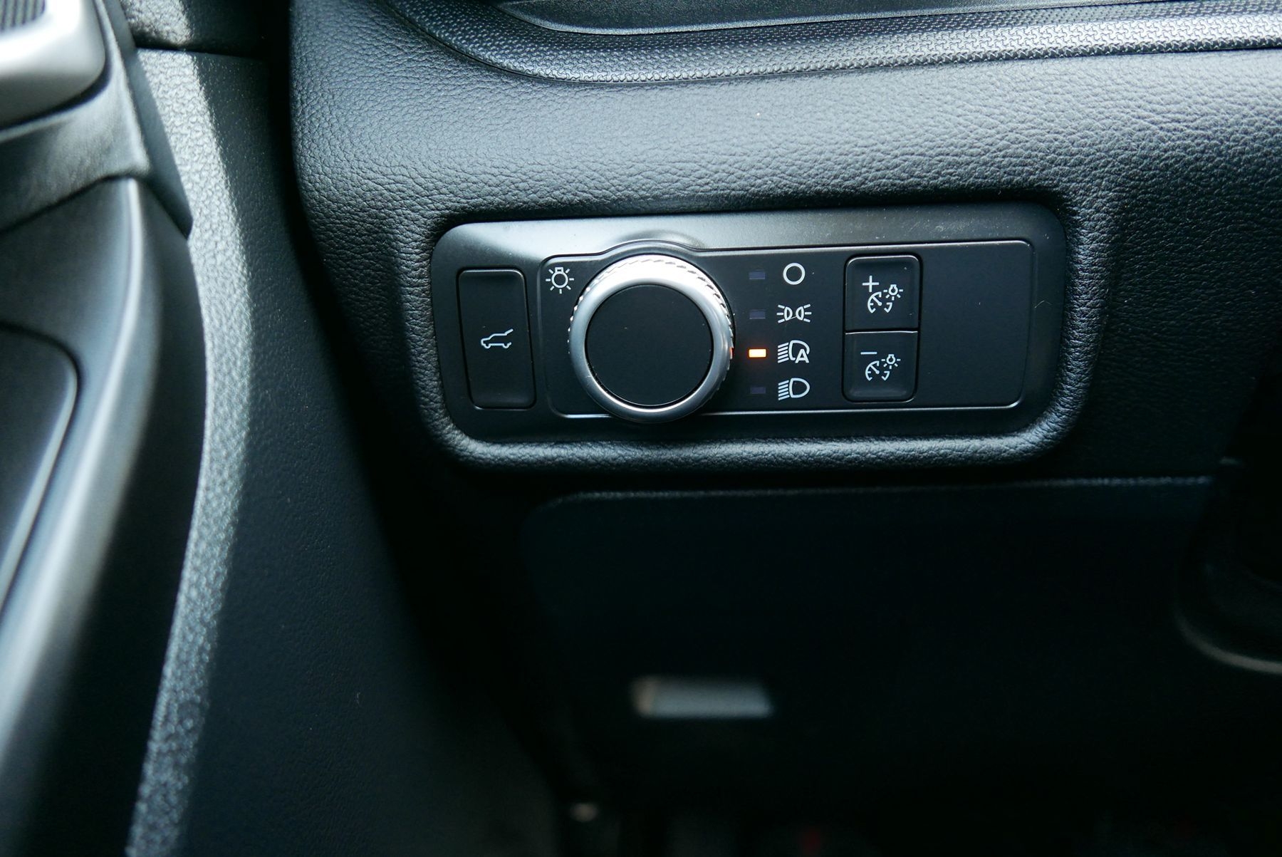 2022 Ford Explorer Base photo 16