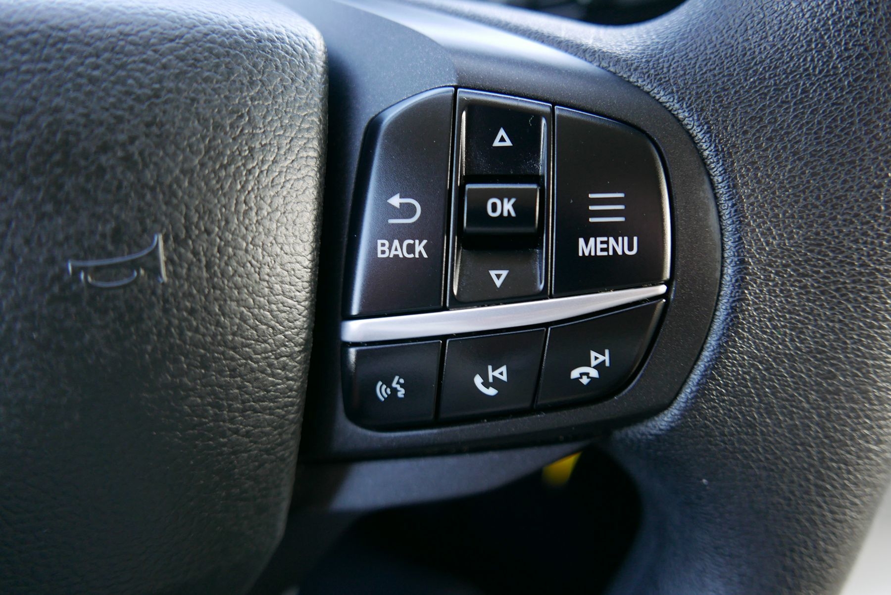 2022 Ford Explorer Base photo 18