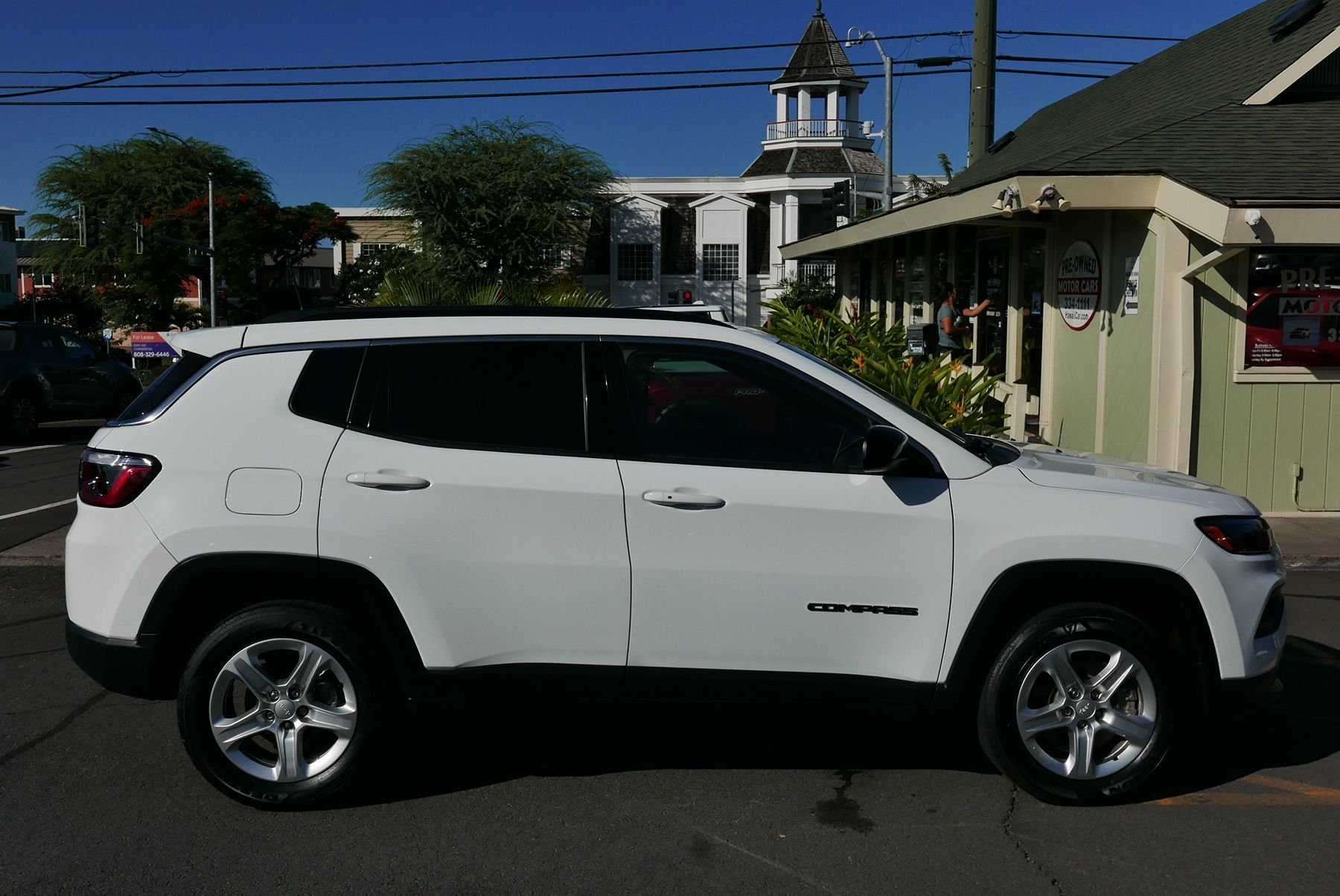 2023 Jeep Compass Latitude photo 3