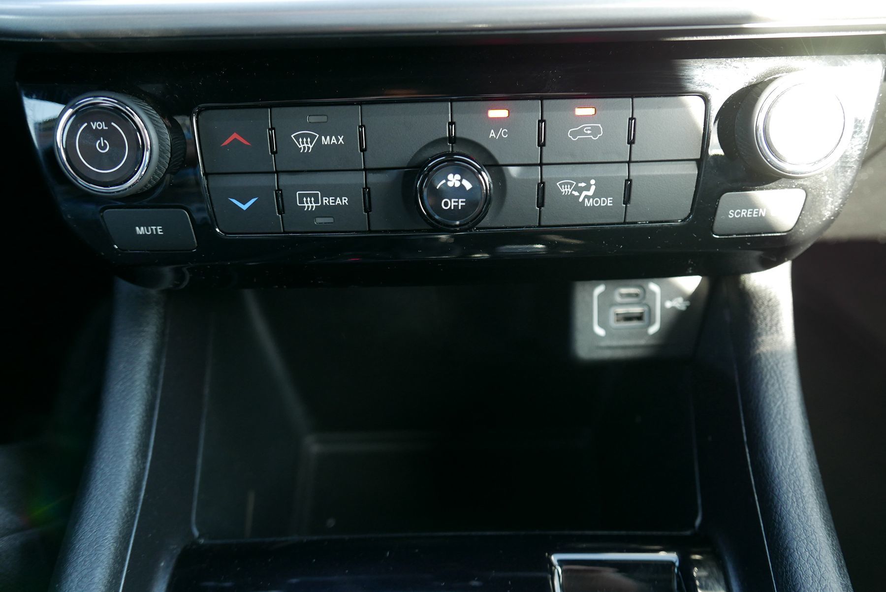 2023 Jeep Compass Latitude photo 19