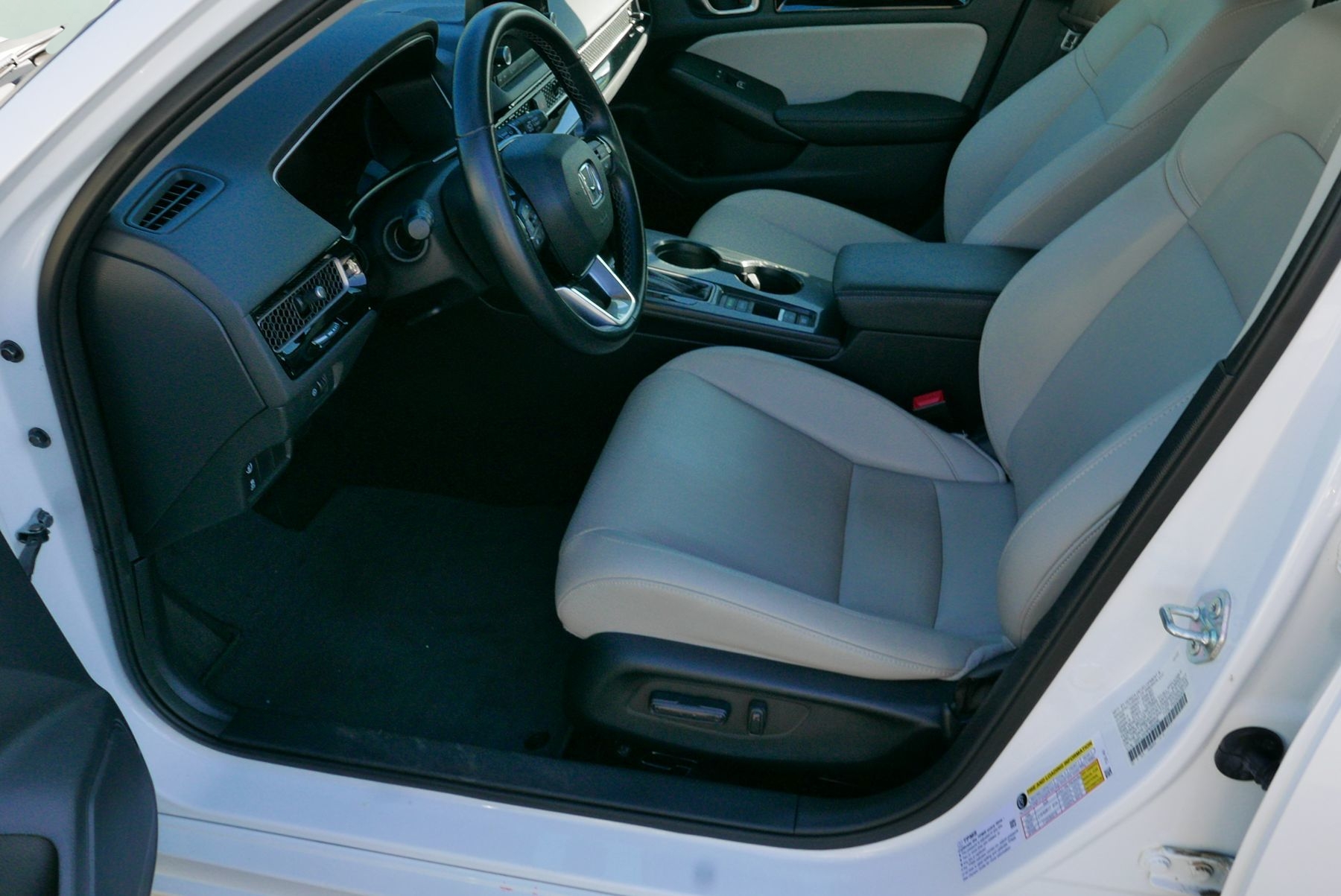 2023 Honda Civic Hatchback EX-L photo 9