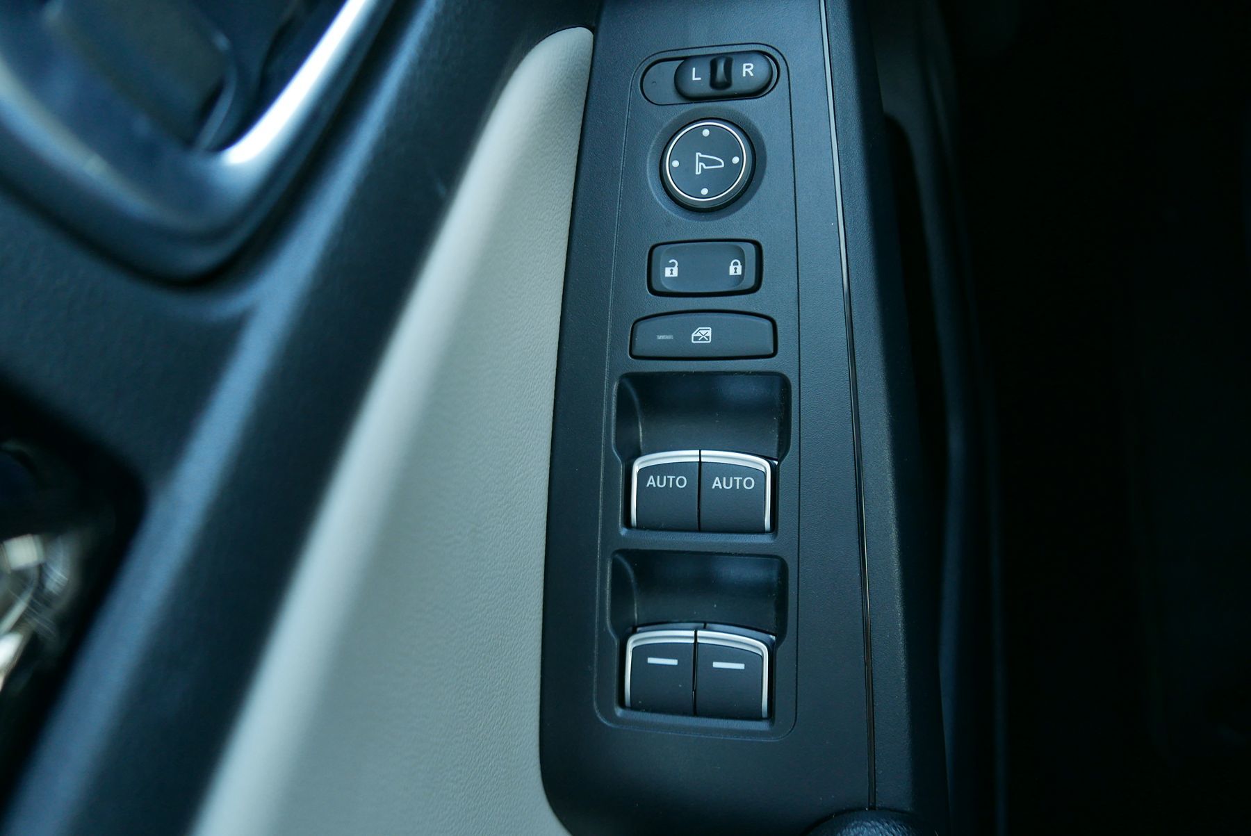 2023 Honda Civic Hatchback EX-L photo 16