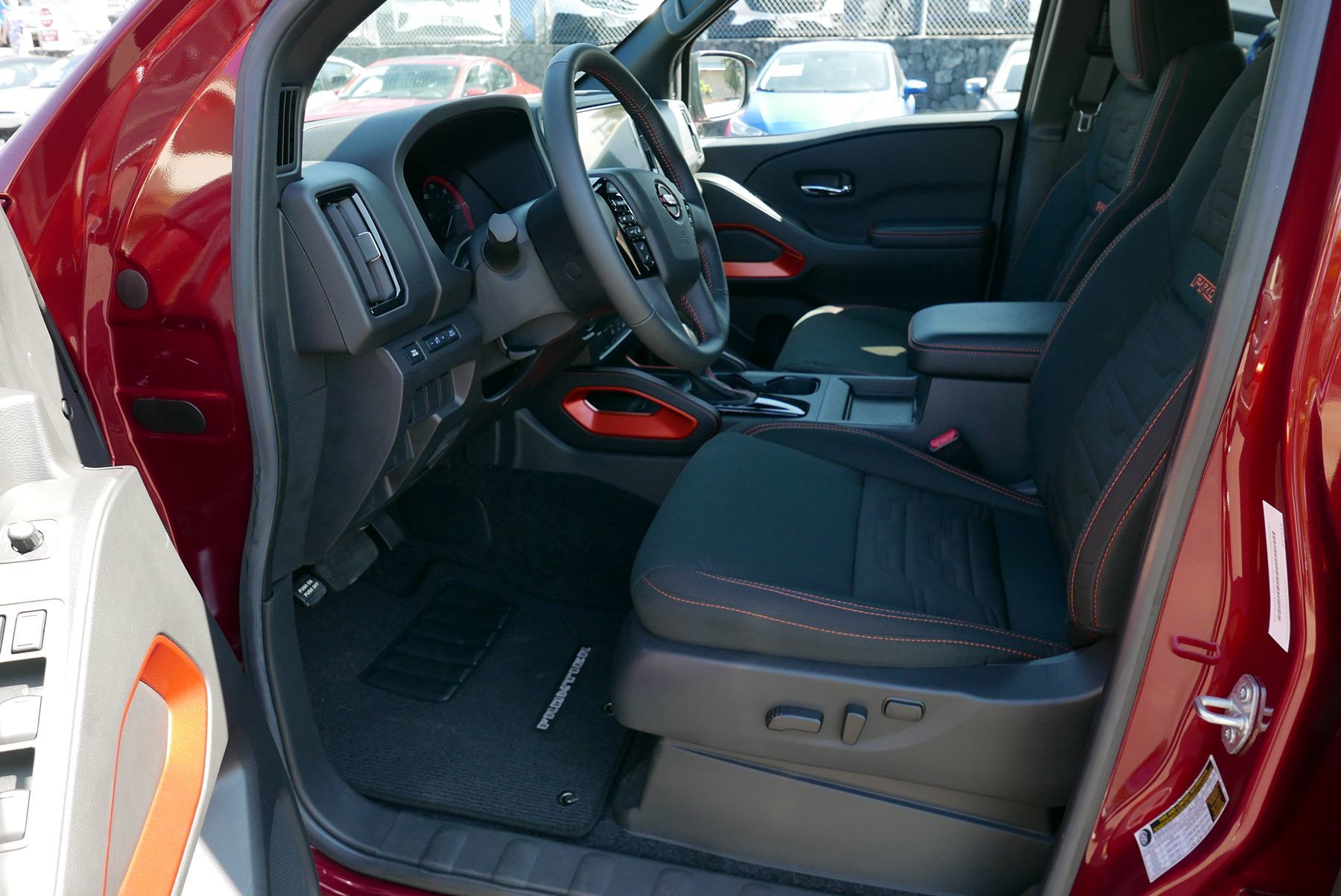 2025 Nissan Frontier PRO-X photo 9