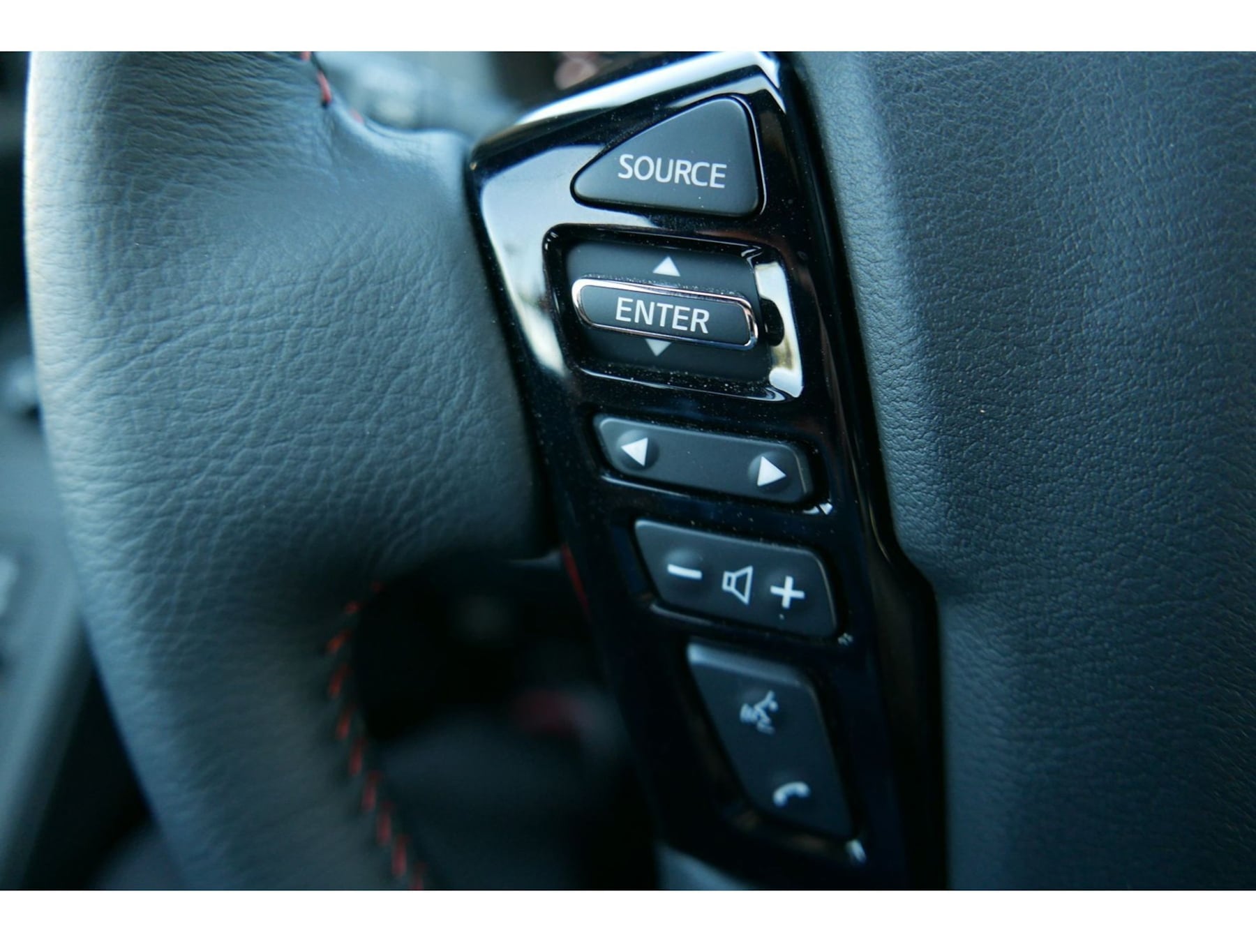 2025 Nissan Frontier PRO-X - Photo 18