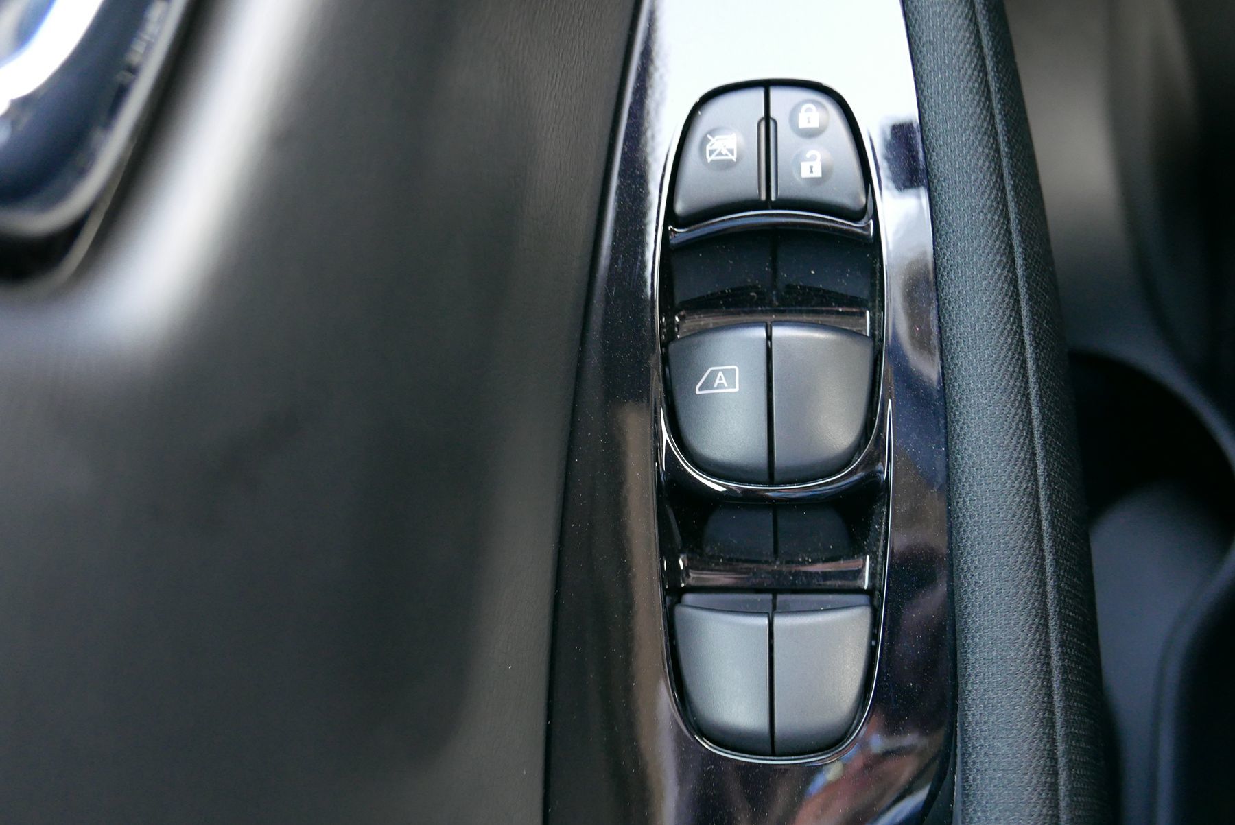 2025 Nissan Leaf SV Plus photo 16