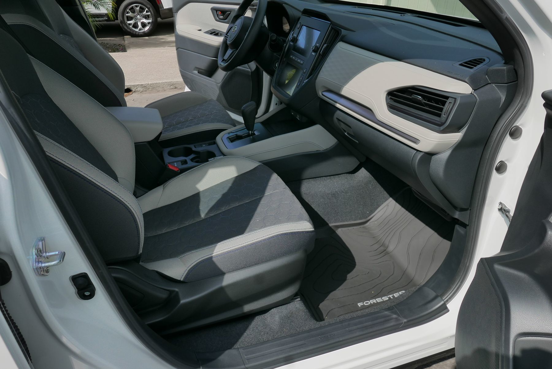 2025 Subaru Forester Base photo 11