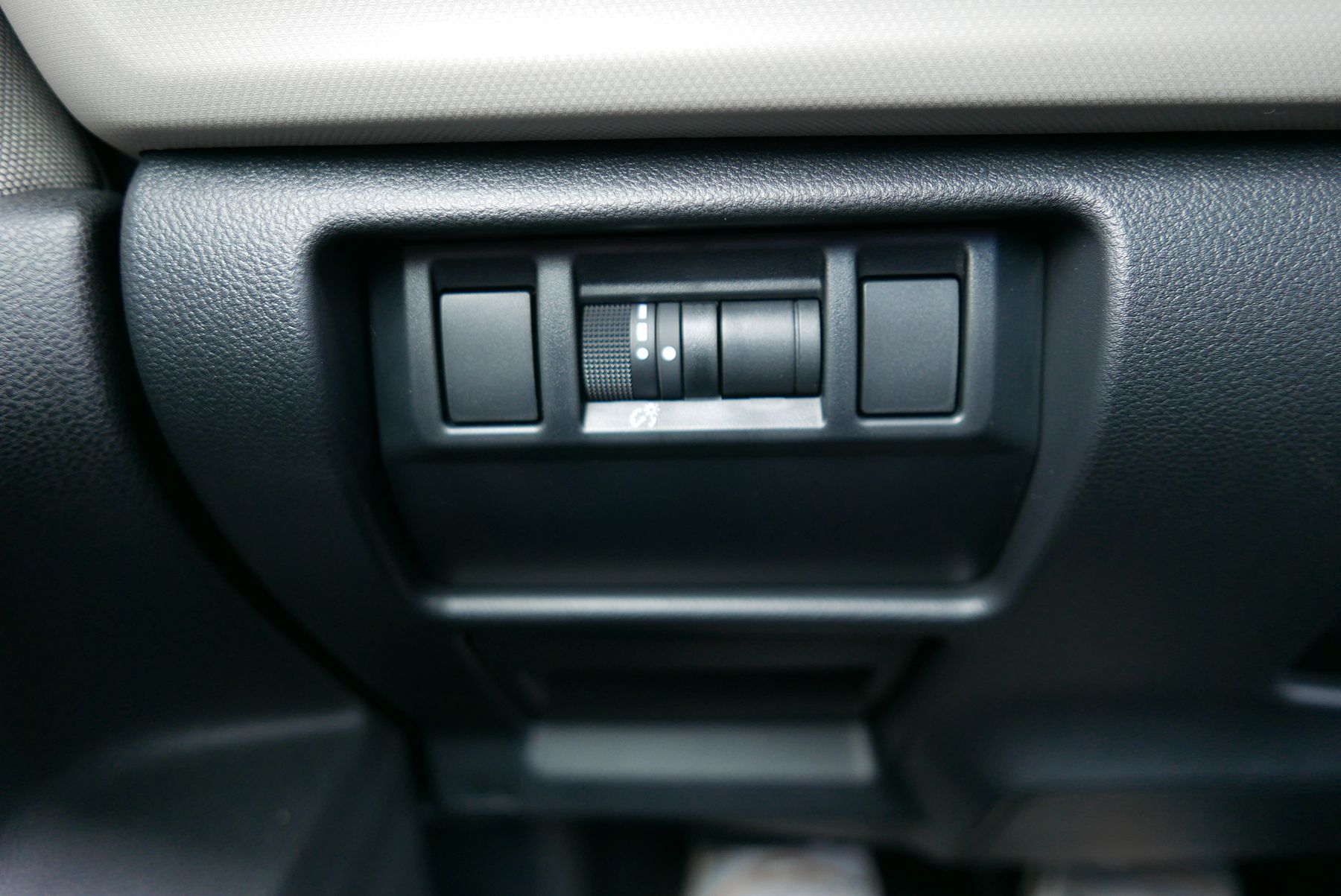 2025 Subaru Forester Base photo 17
