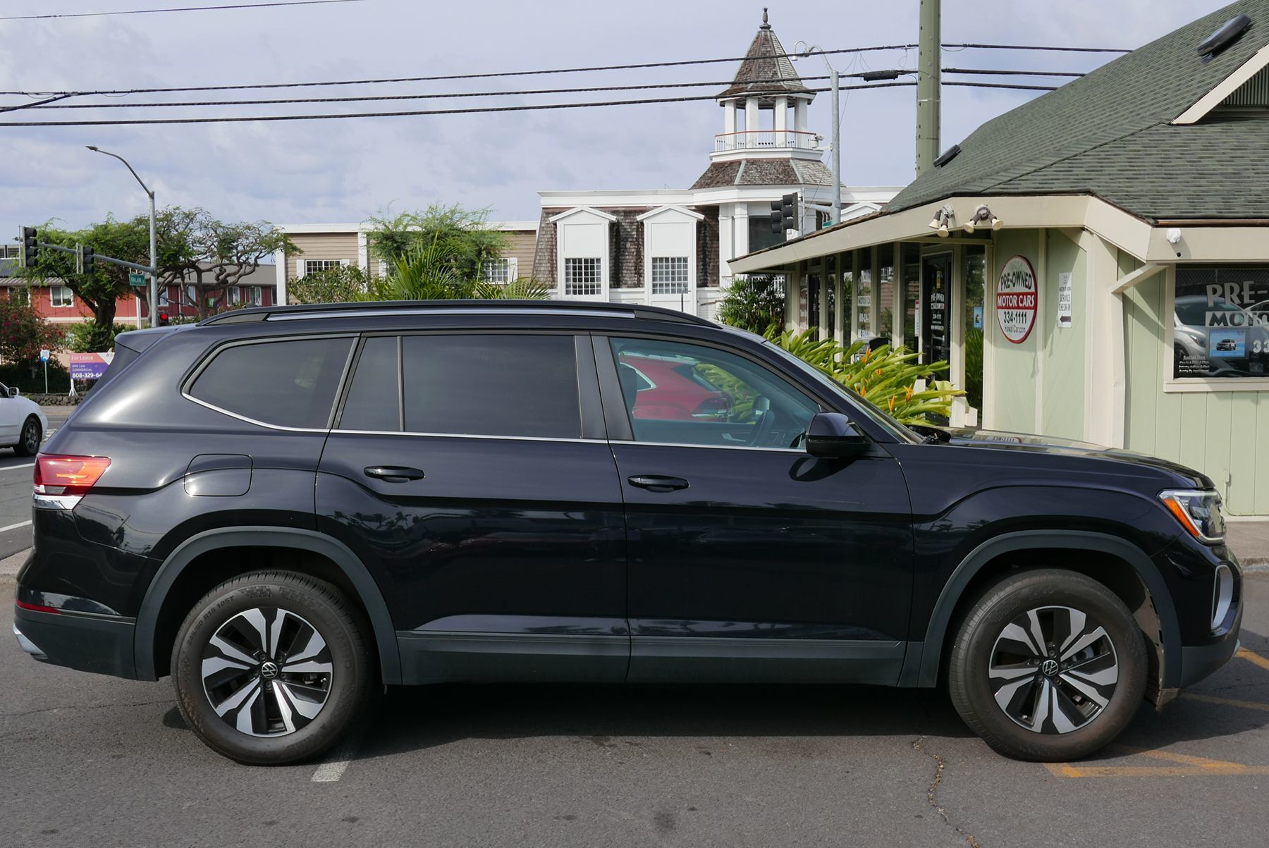 View vehicle photo 4