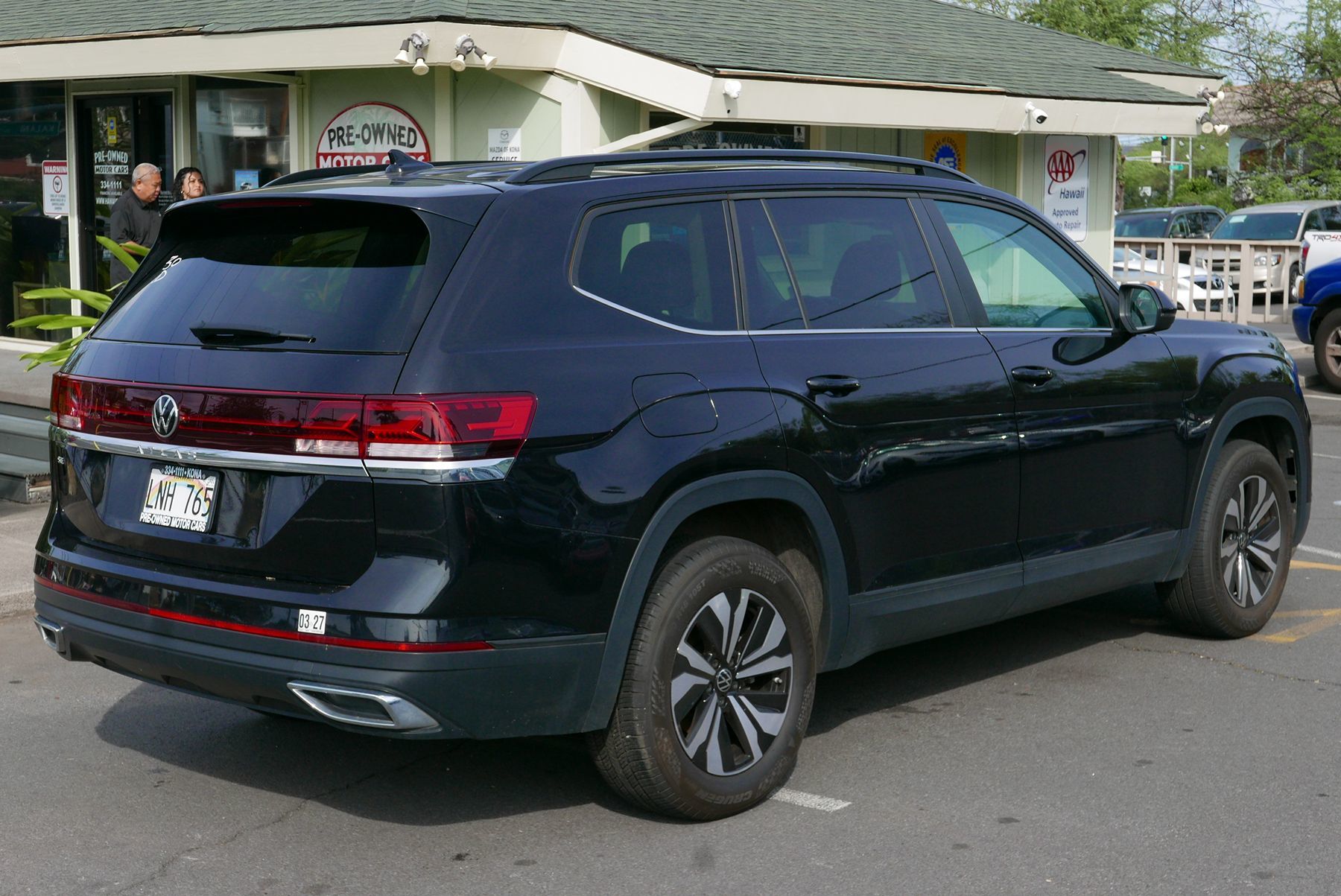 View vehicle photo 5