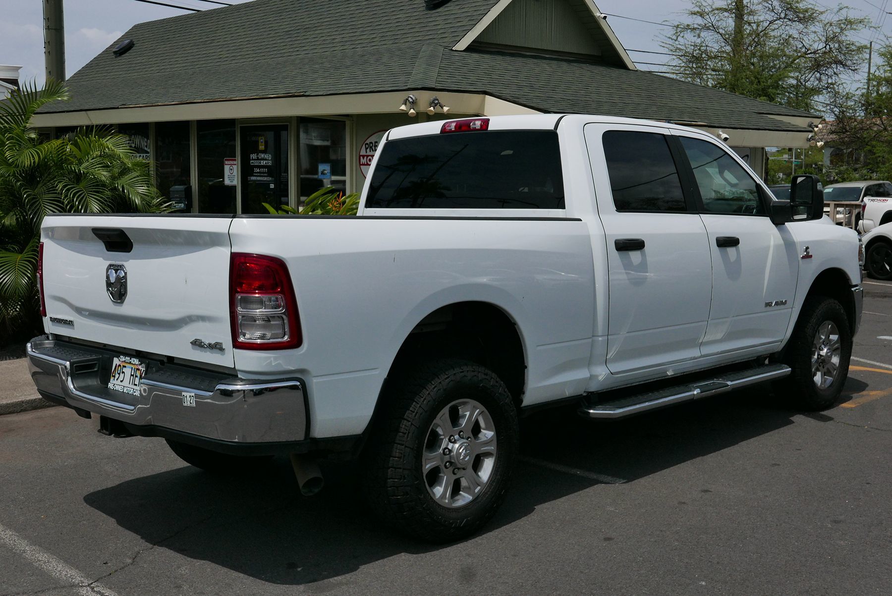 View vehicle photo 5