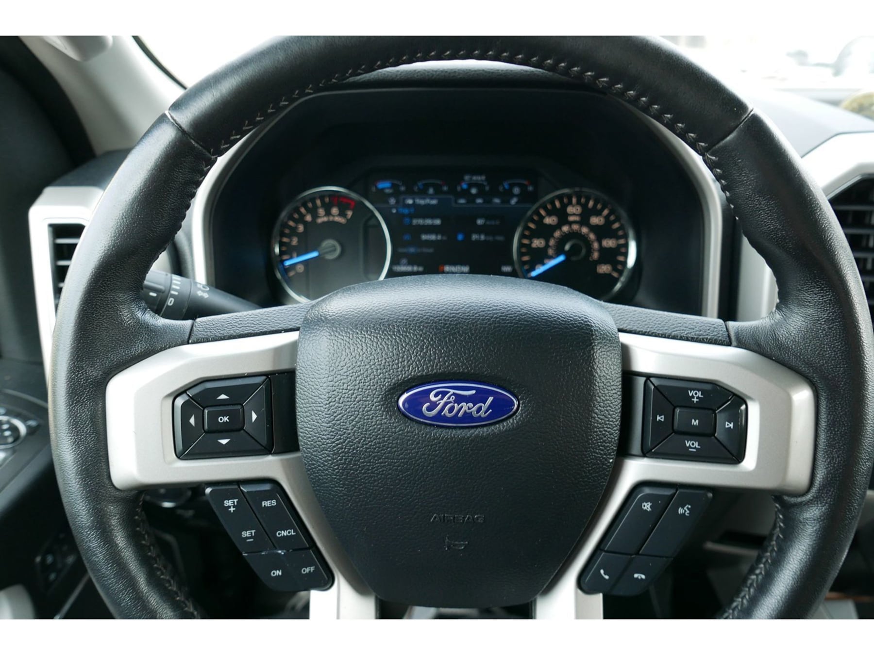 Ford F-150 photo 8