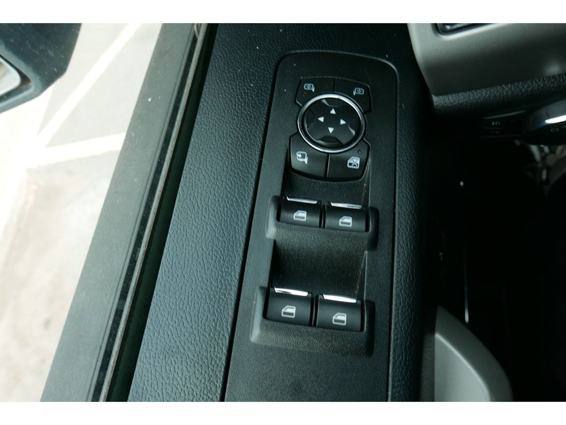 Ford F-150 photo 9