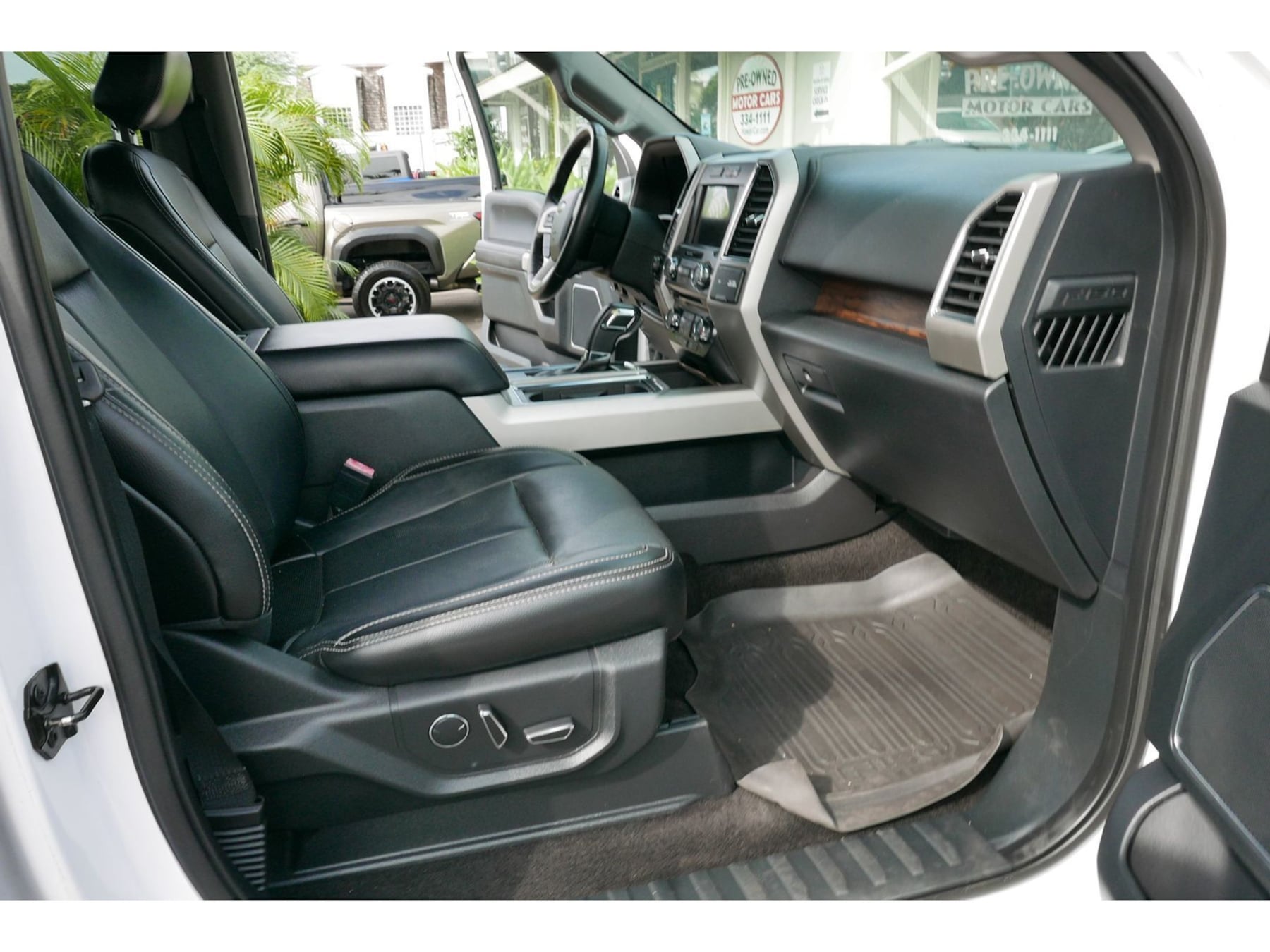 Ford F-150 photo 4