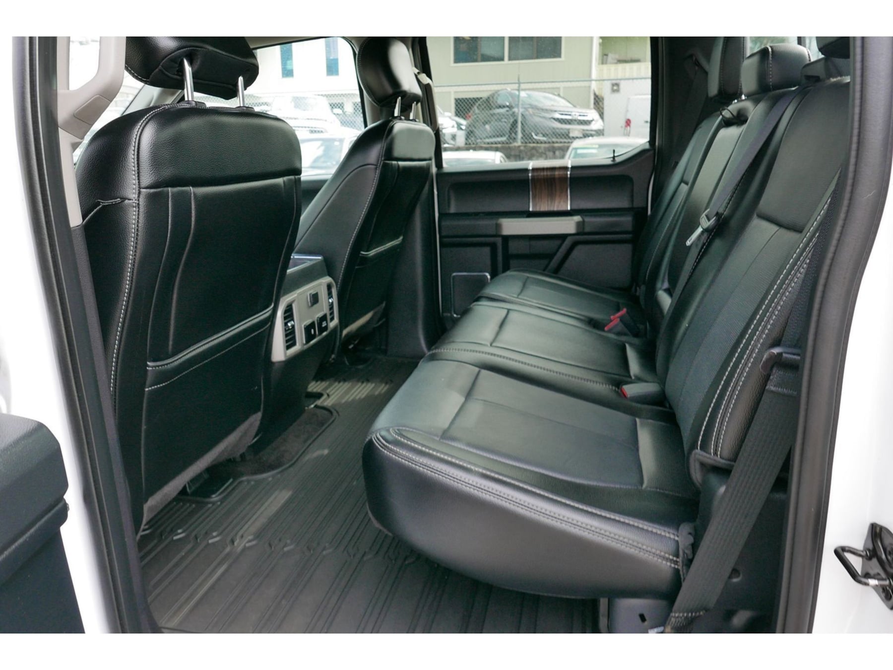 Ford F-150 photo 3
