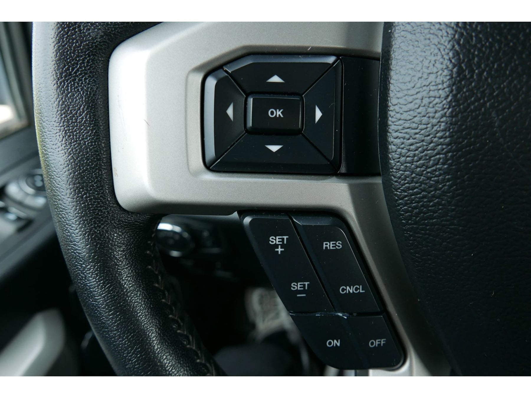 Ford F-150 photo 11