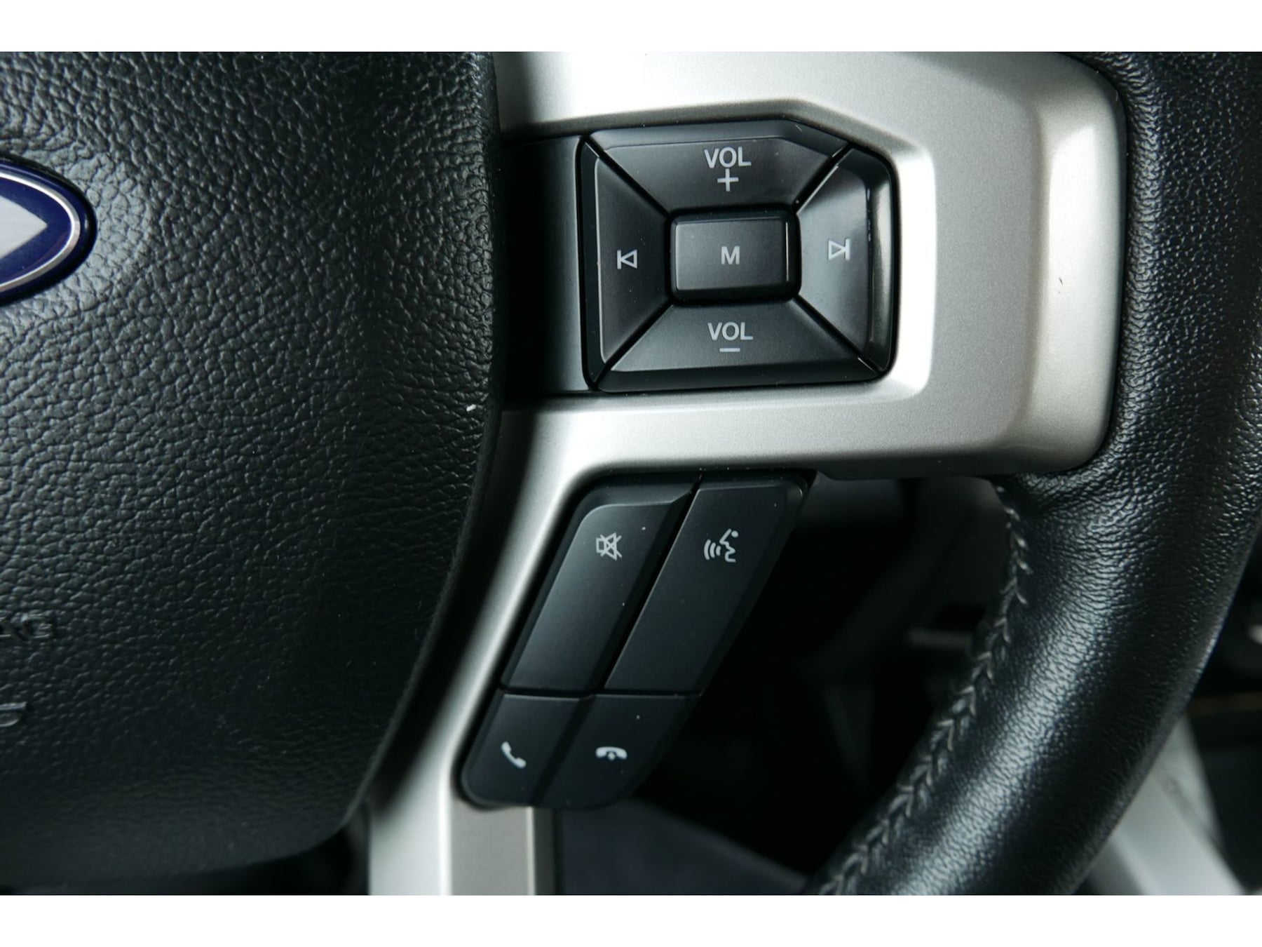 Ford F-150 photo 12
