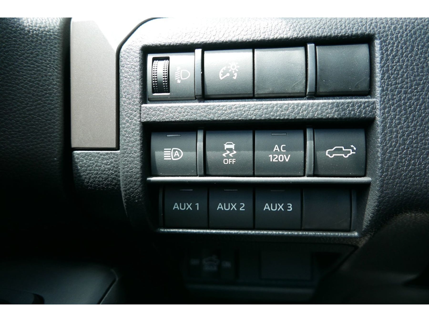 Toyota Tacoma photo 9