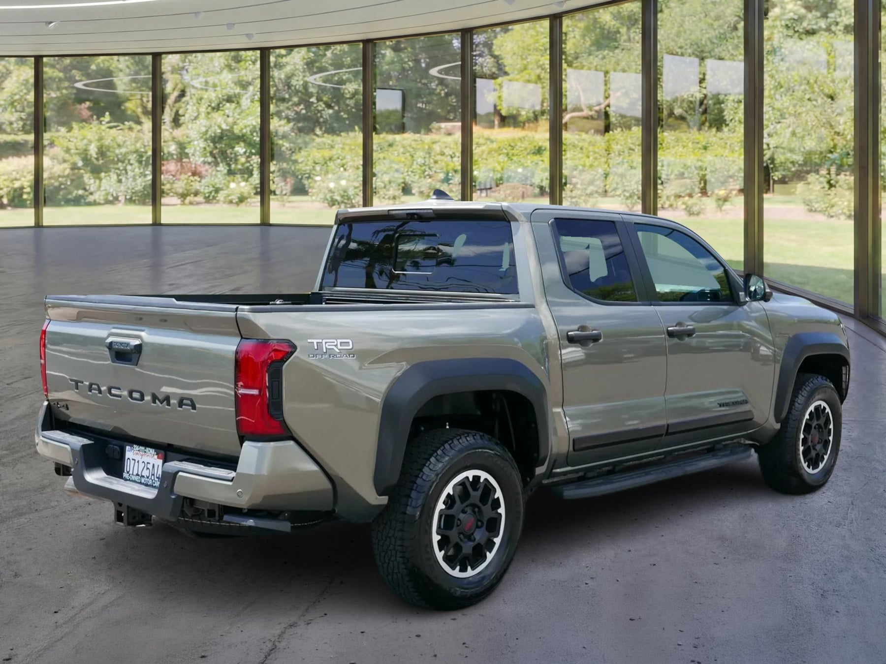 Toyota Tacoma photo 24