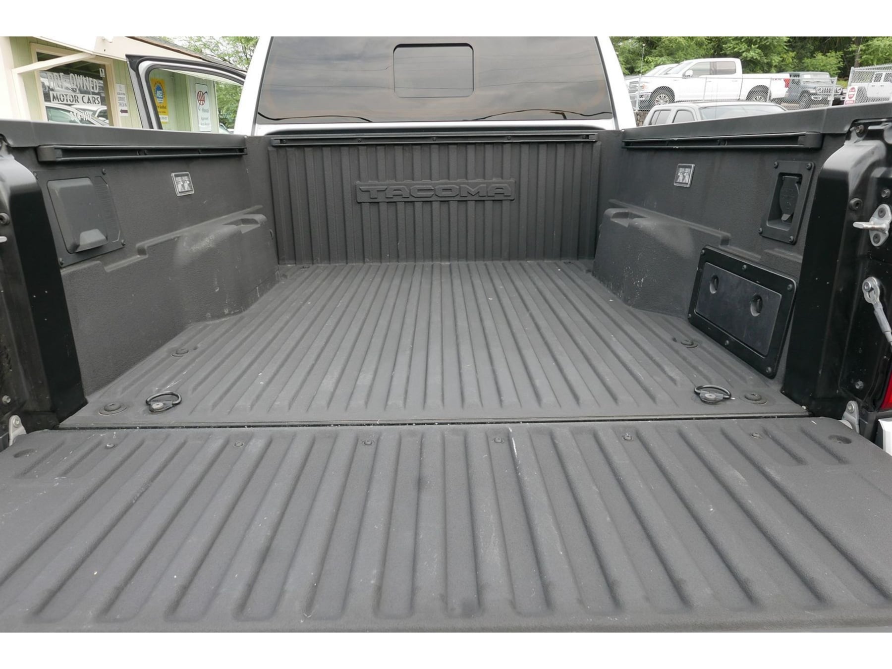 Toyota Tacoma photo 6