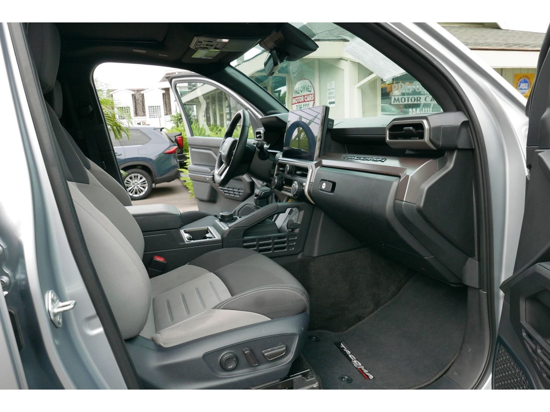 Toyota Tacoma photo 4
