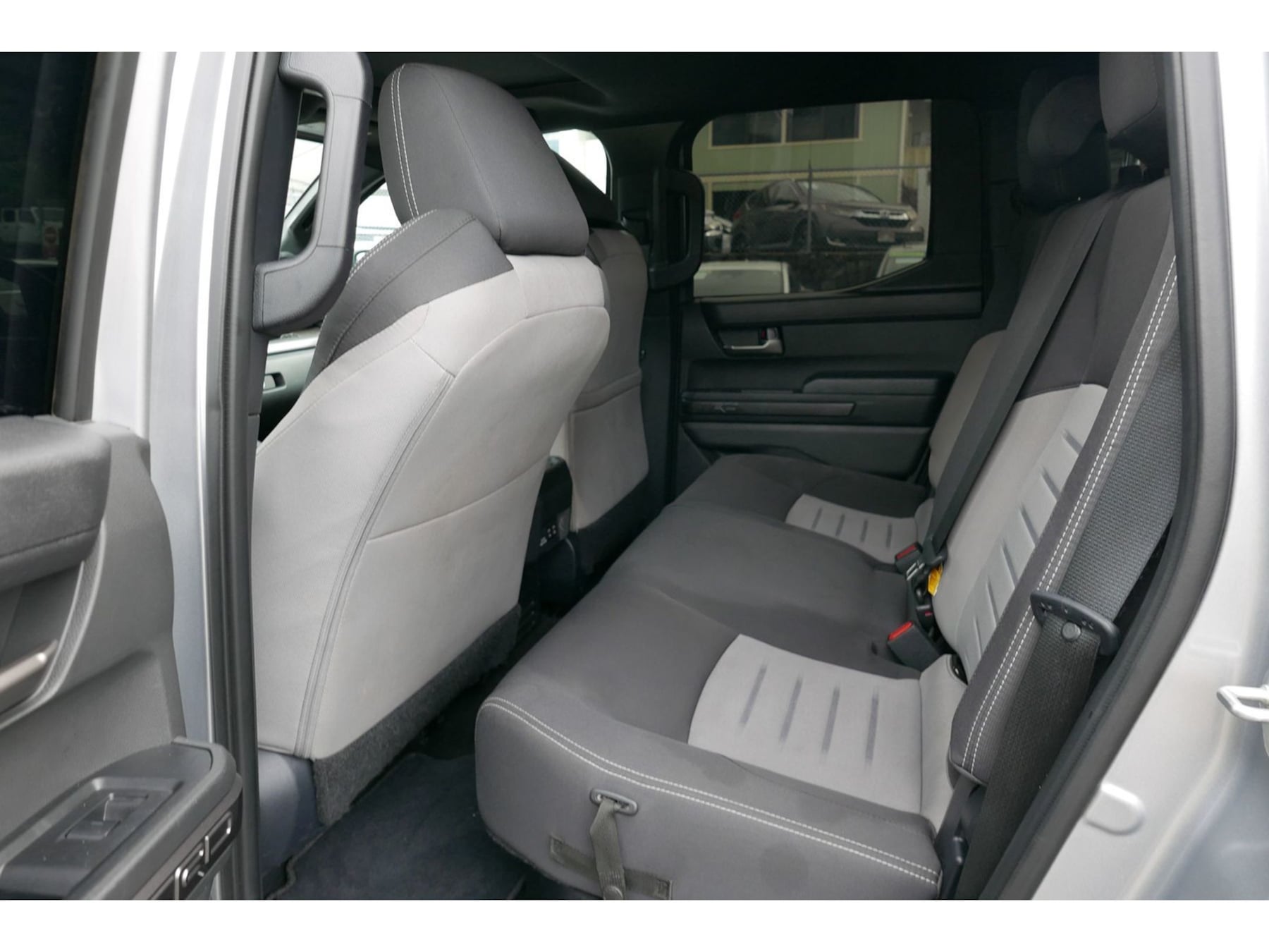 Toyota Tacoma photo 3